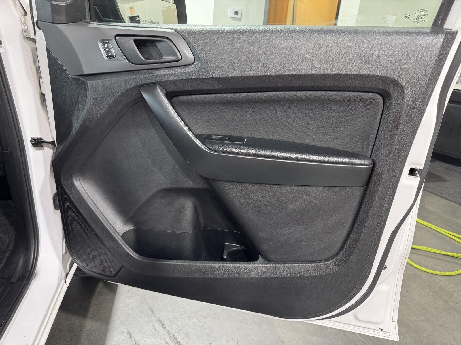 Vehicle photo 20