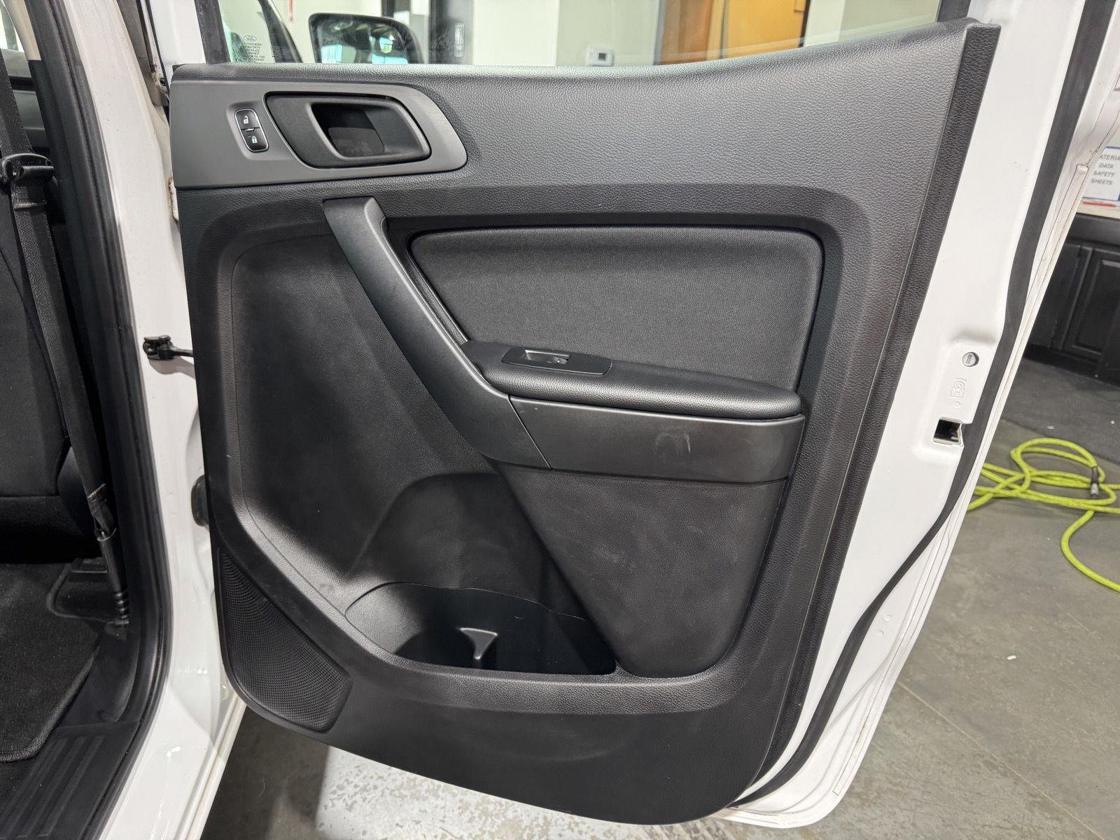 Vehicle photo 22