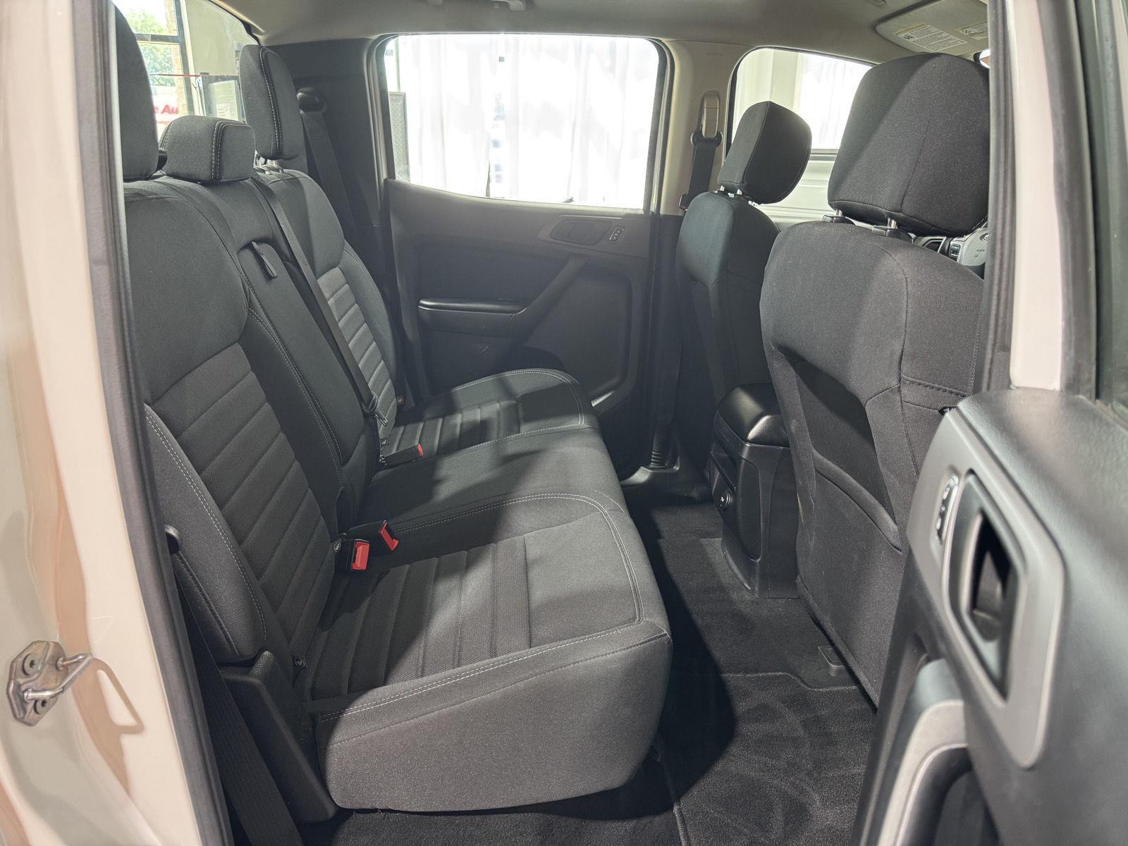 Vehicle photo 23