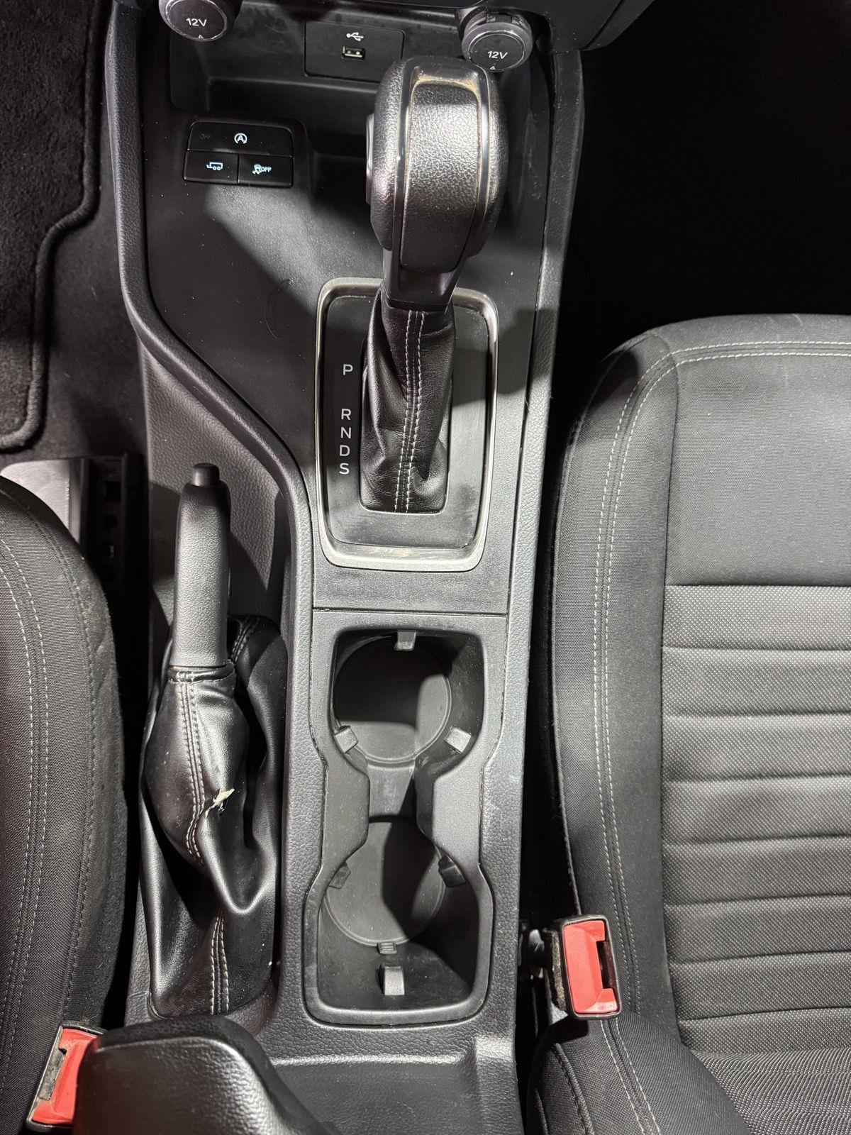 Vehicle photo 26