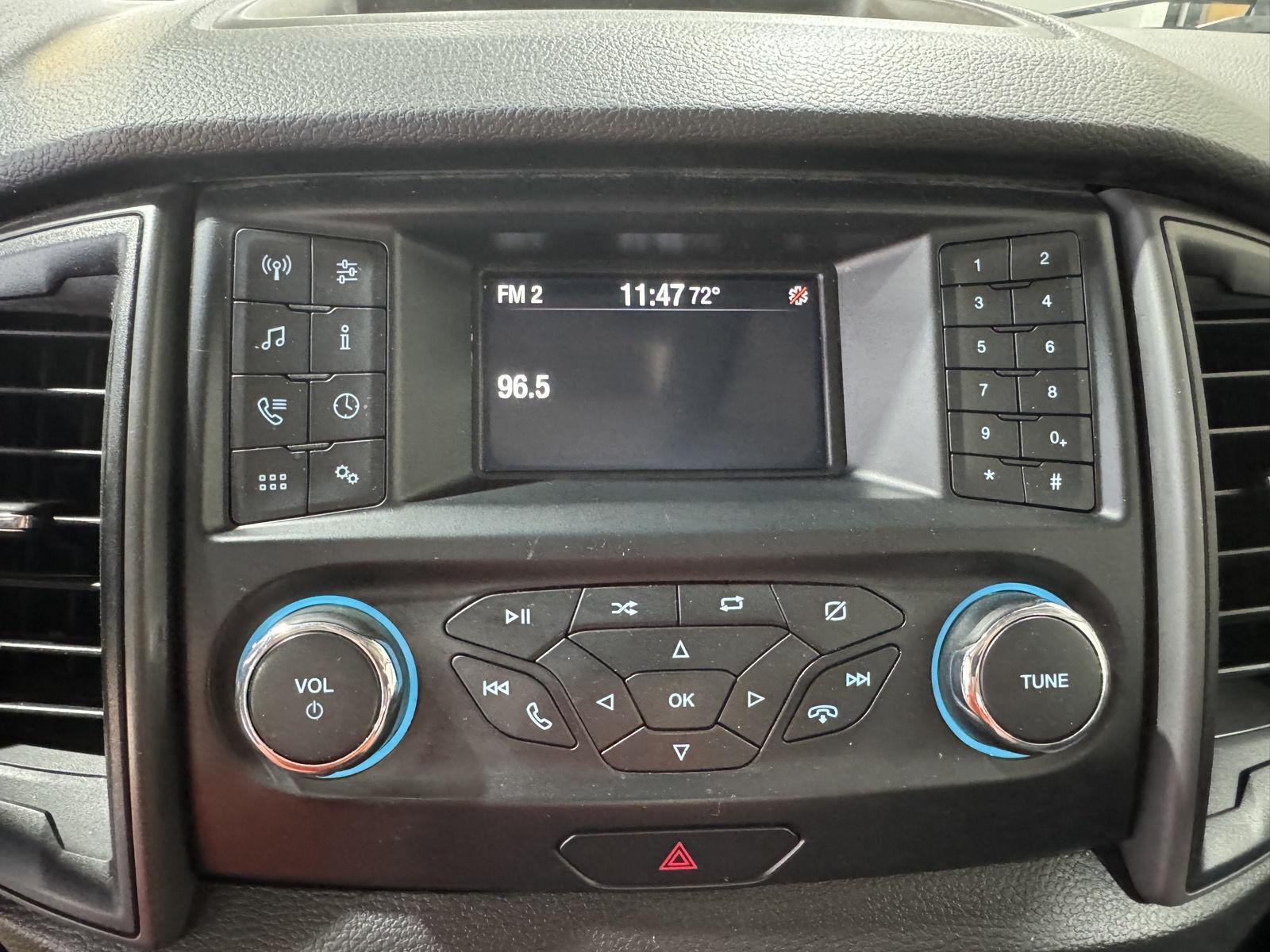Vehicle photo 27
