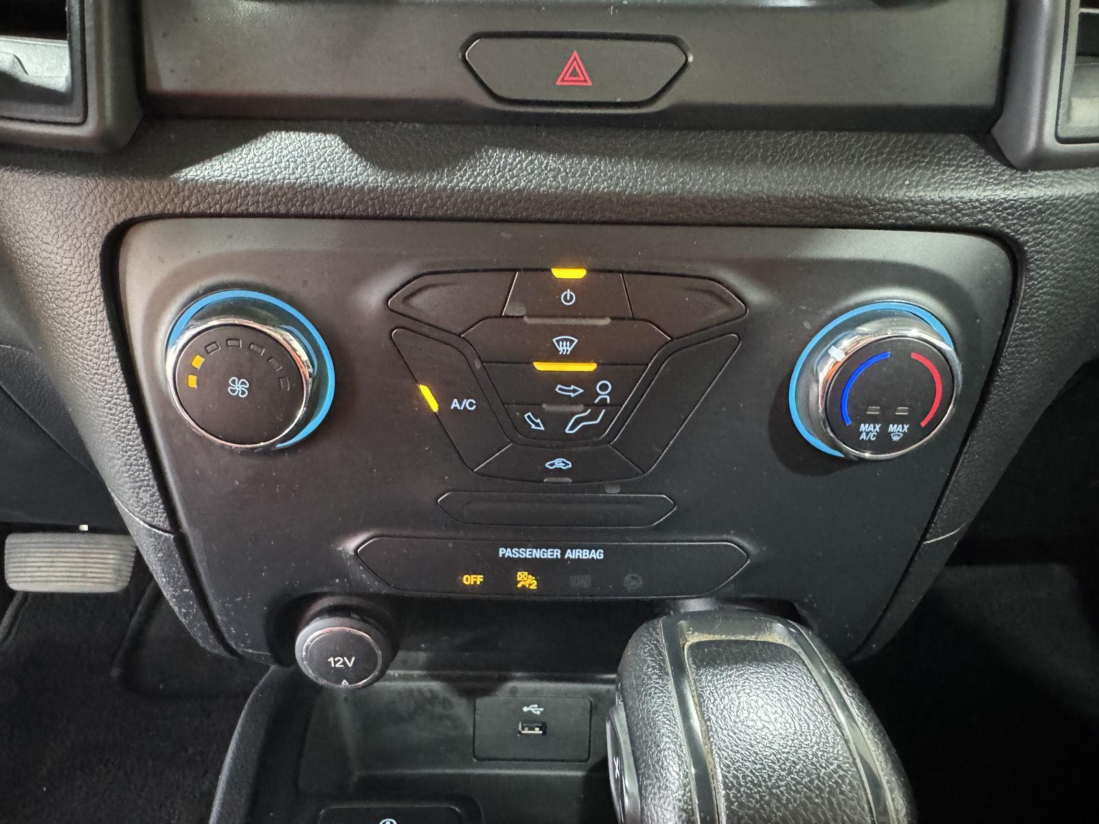Vehicle photo 28