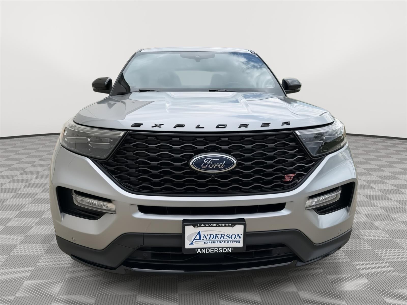 Vehicle photo 2