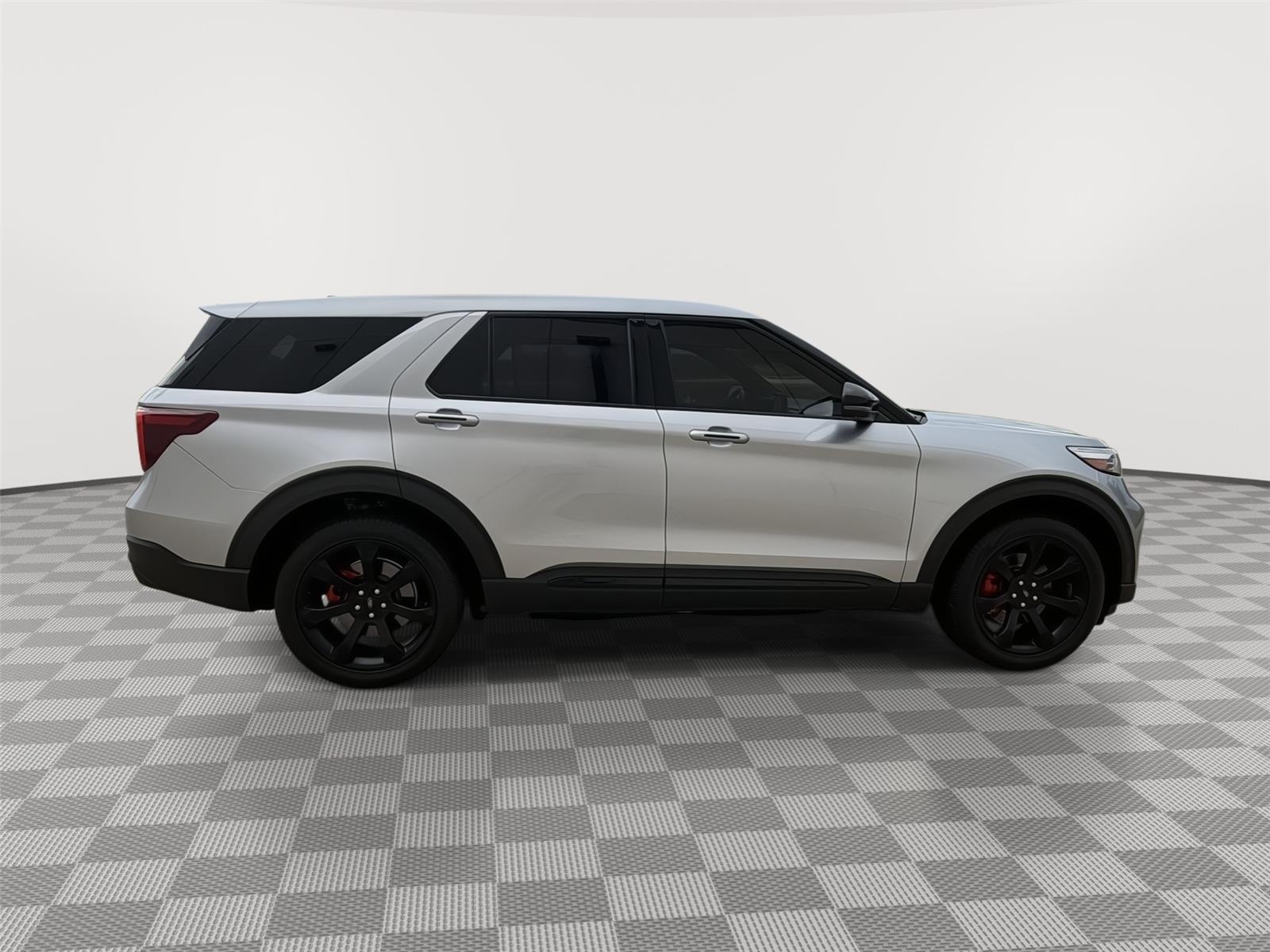 Vehicle photo 4