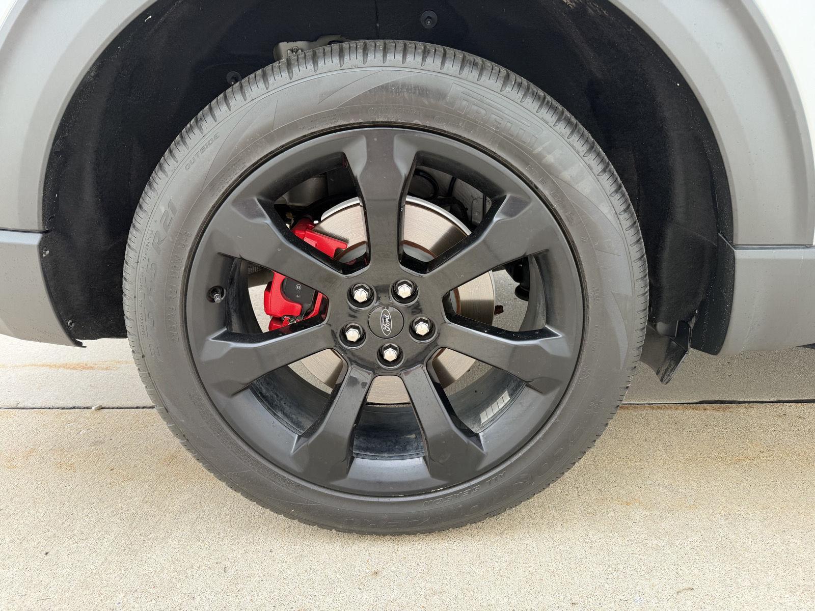 Vehicle photo 9