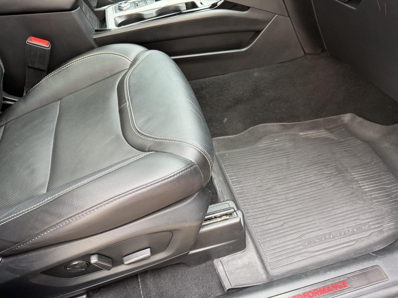 Vehicle photo 16