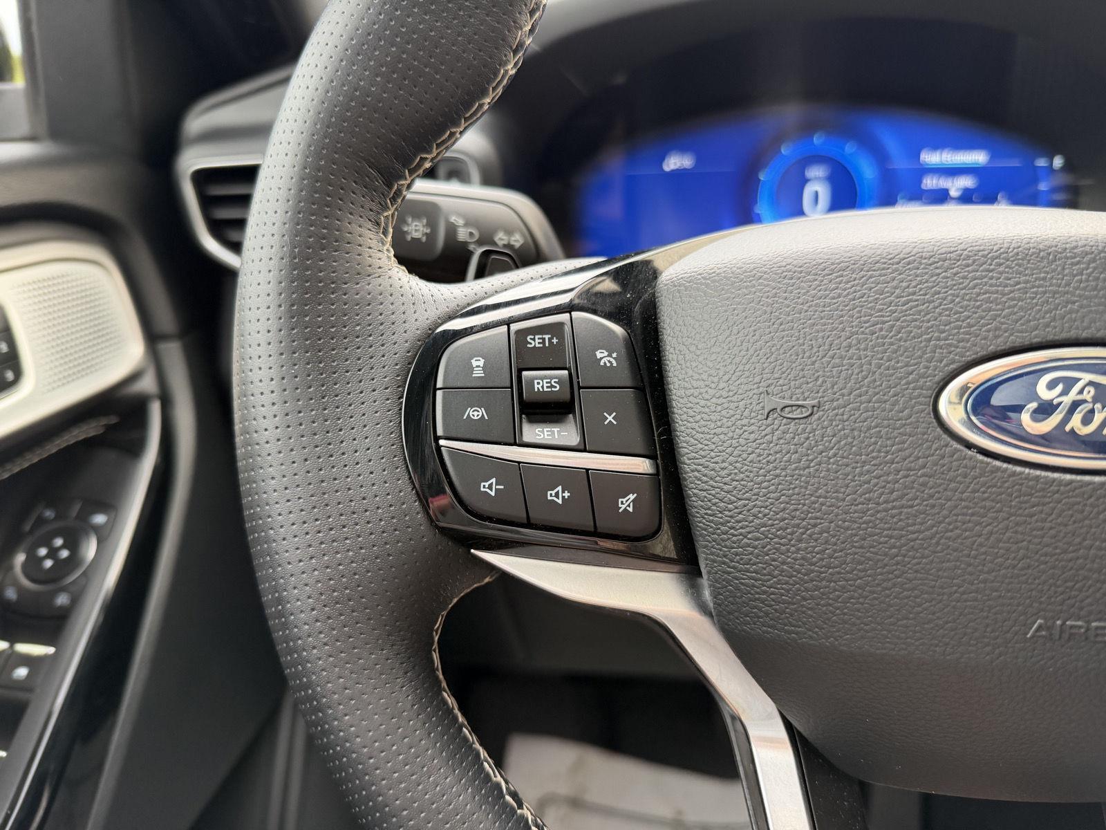 Vehicle photo 19