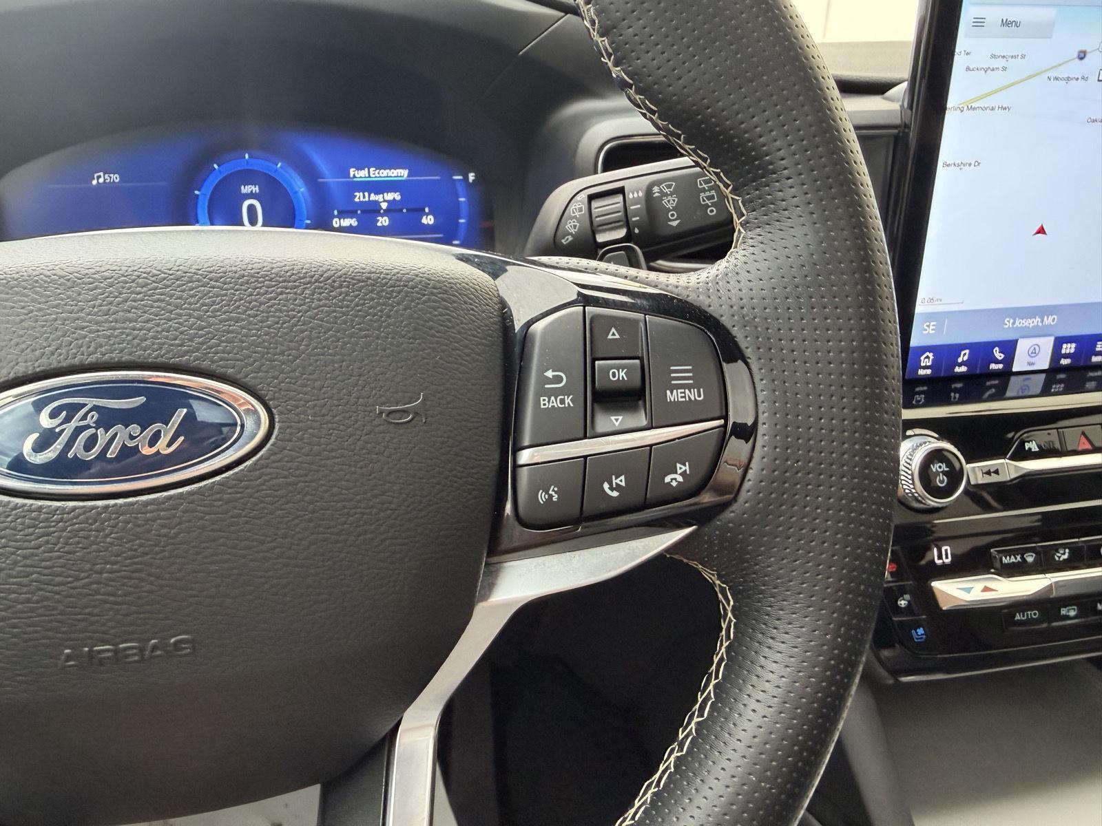 Vehicle photo 20