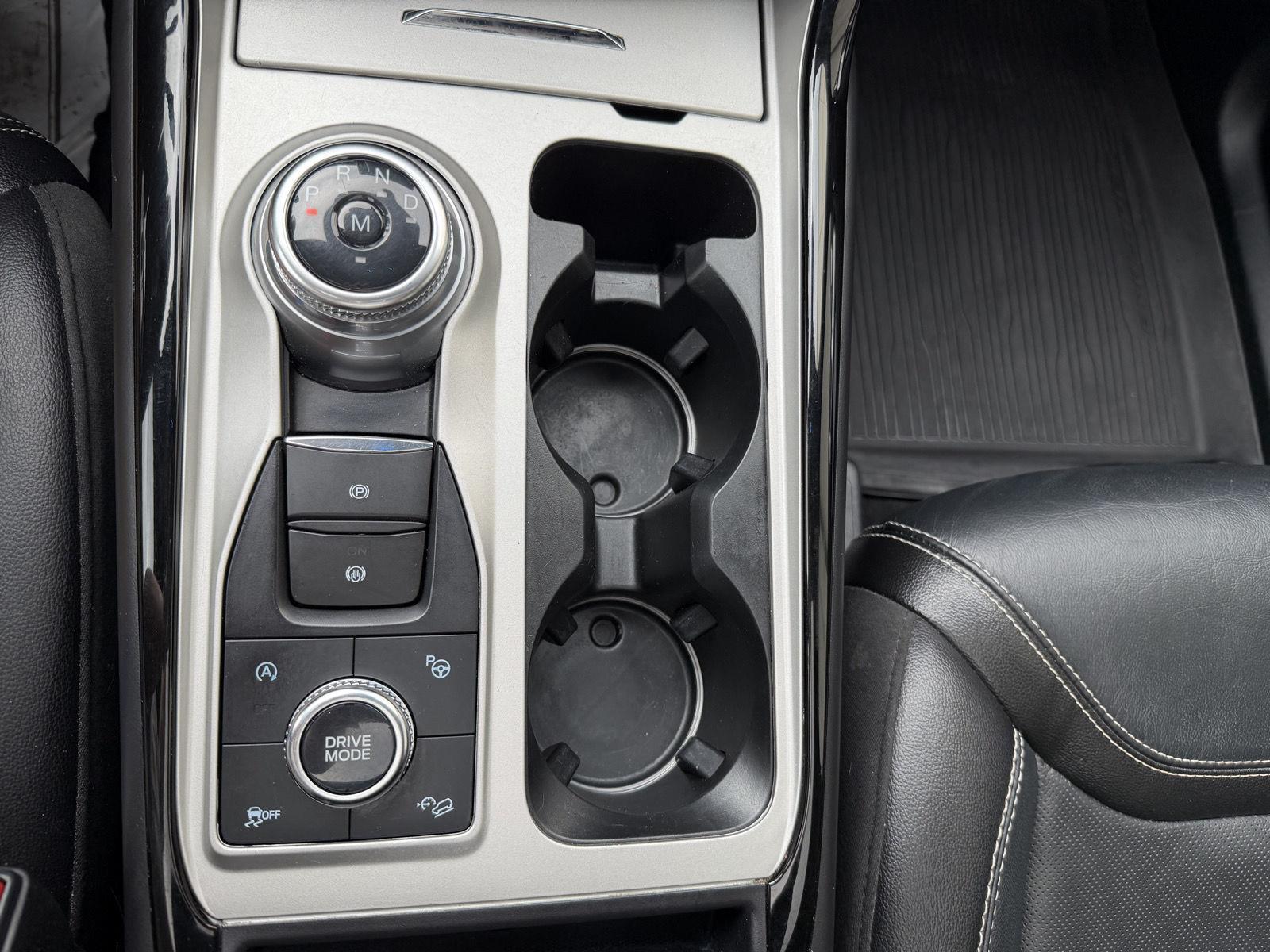 Vehicle photo 25