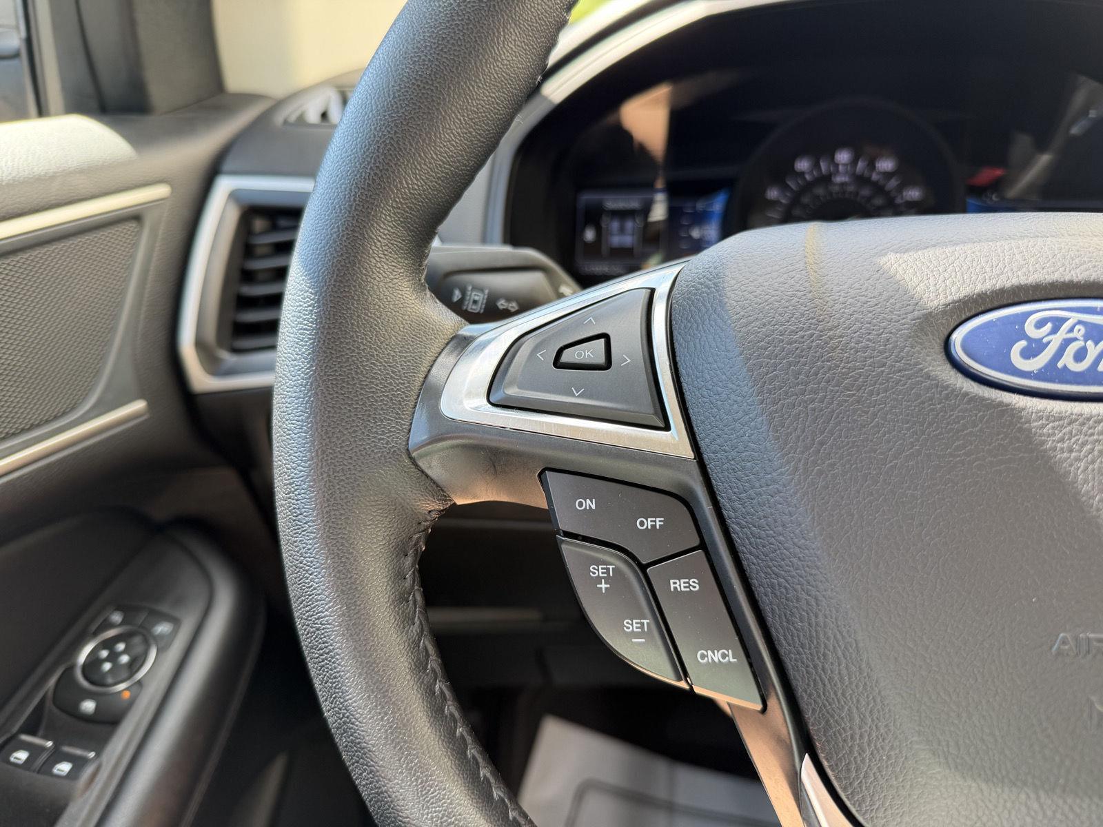 Vehicle photo 19