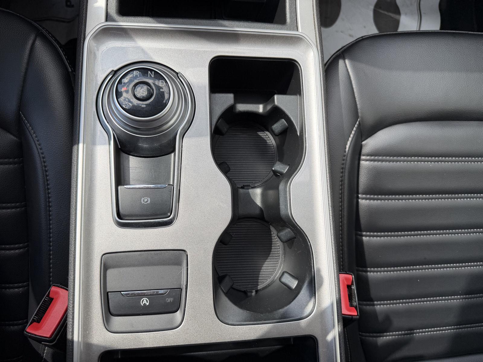 Vehicle photo 25