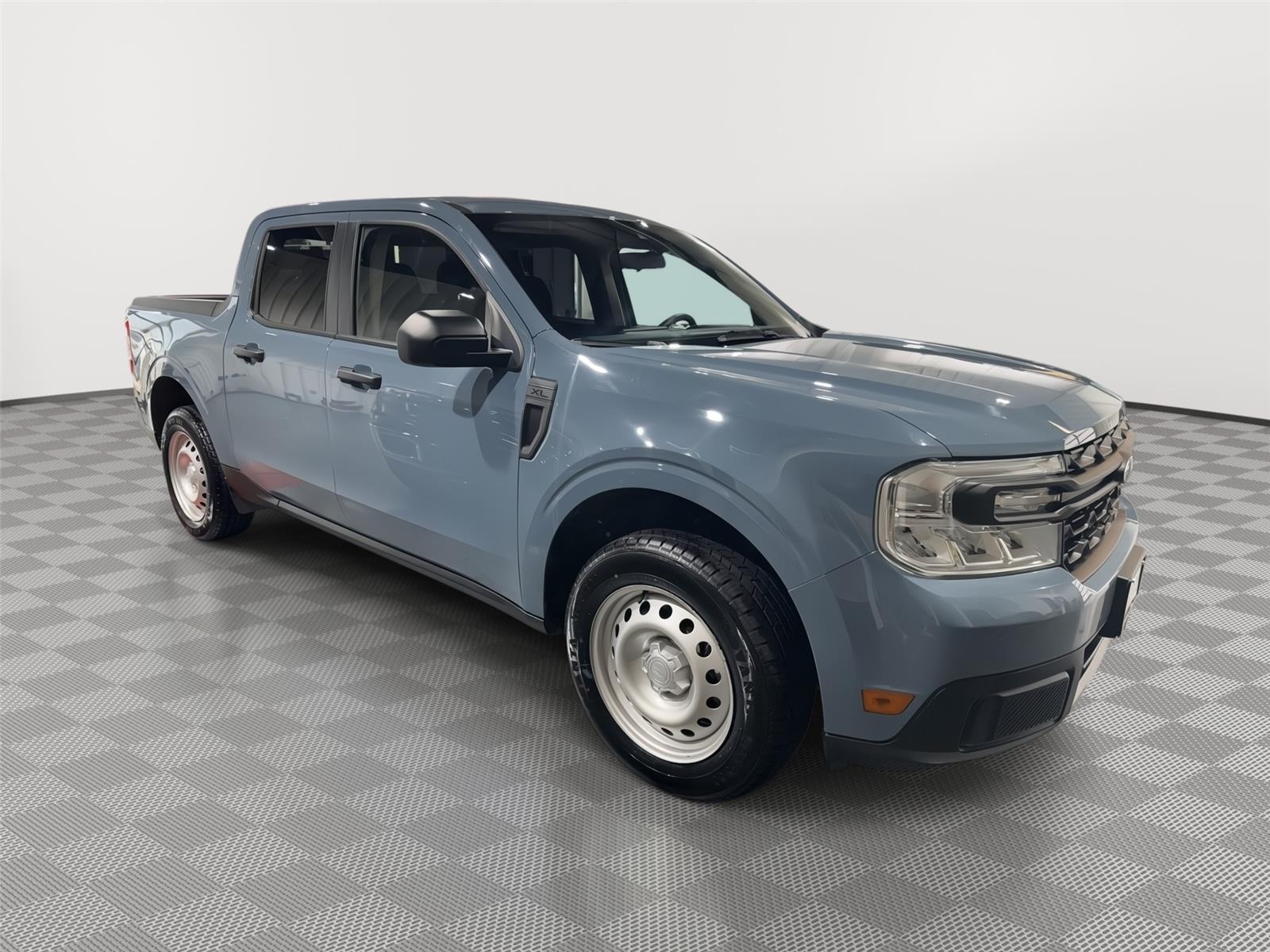 Vehicle photo 6