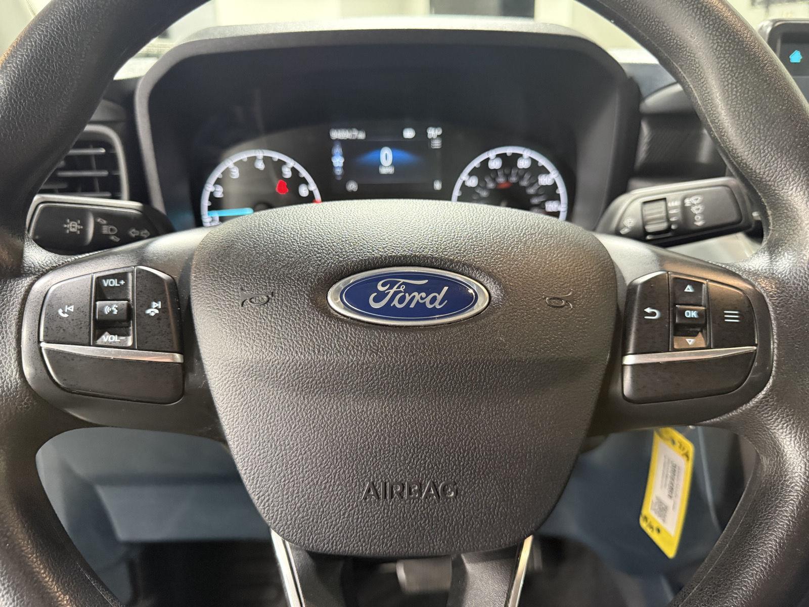 Vehicle photo 12