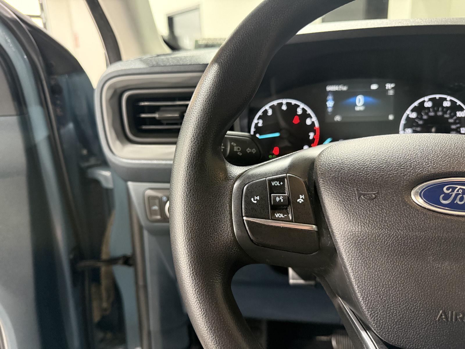 Vehicle photo 13