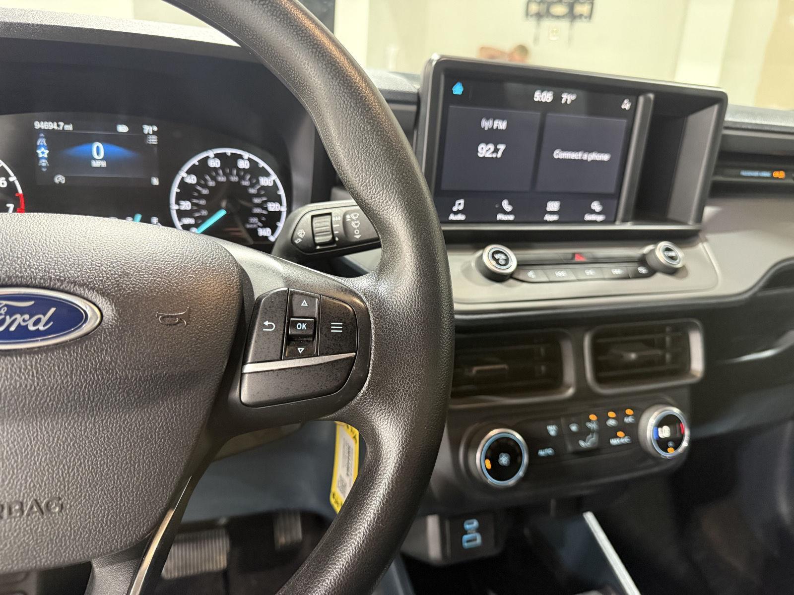 Vehicle photo 14