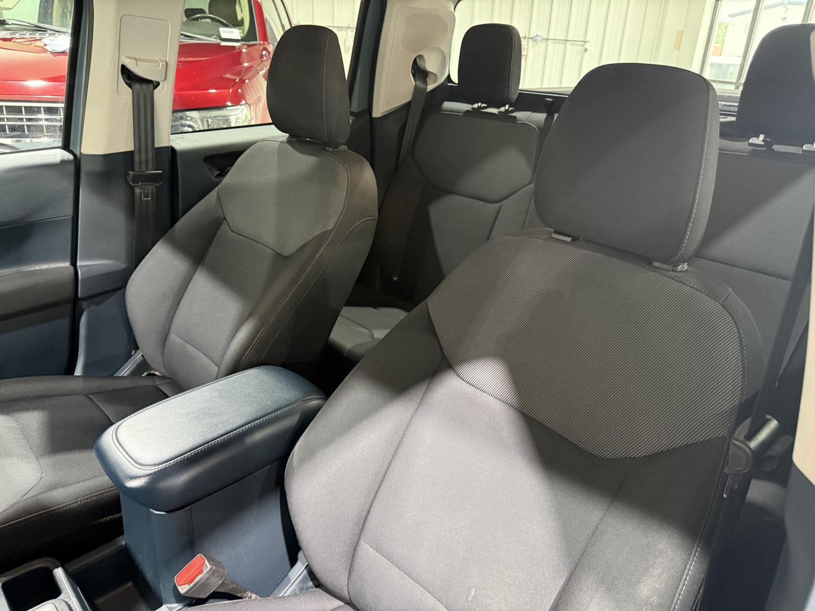 Vehicle photo 19