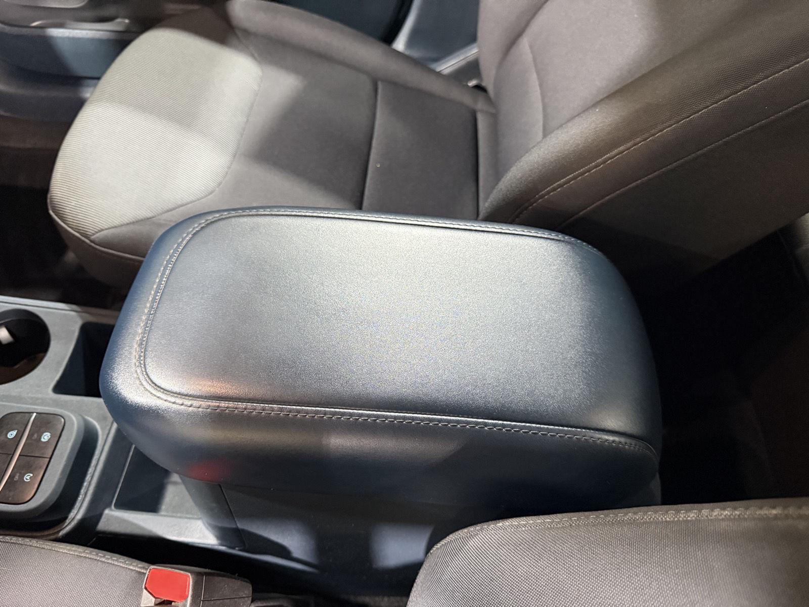 Vehicle photo 31