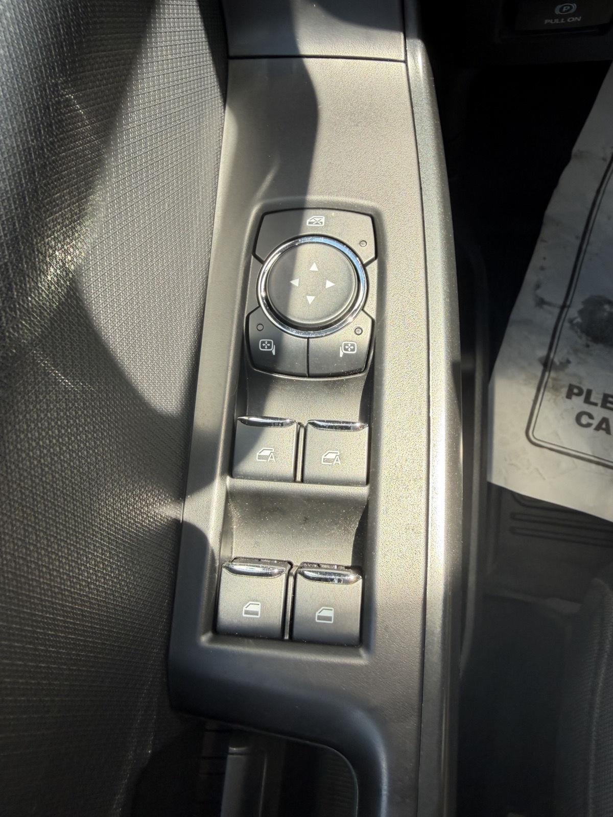 Vehicle photo 11