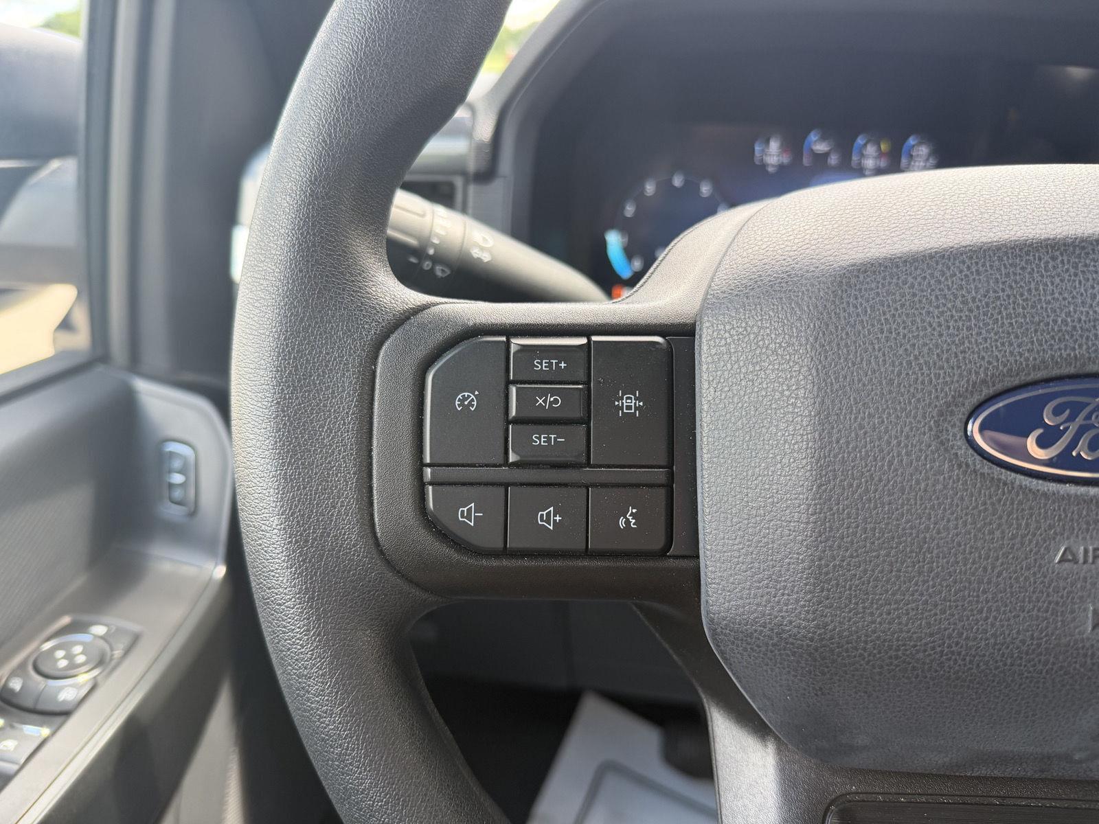 Vehicle photo 19