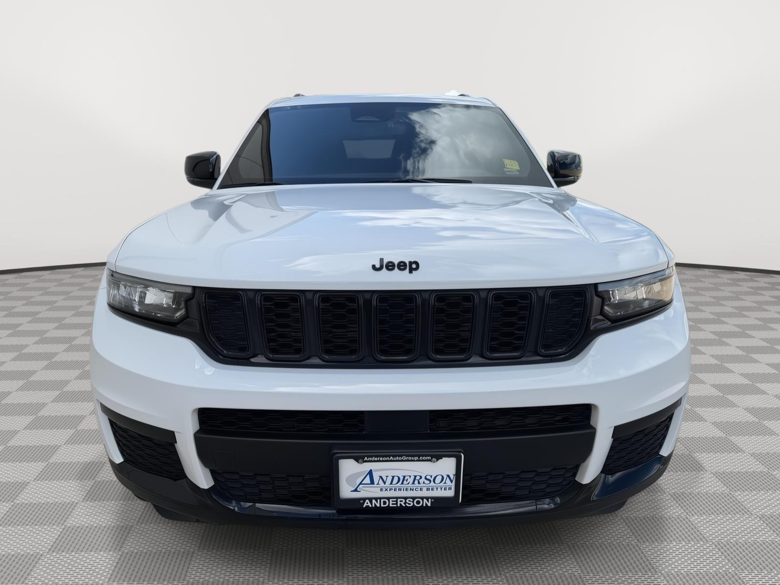 Vehicle photo 2