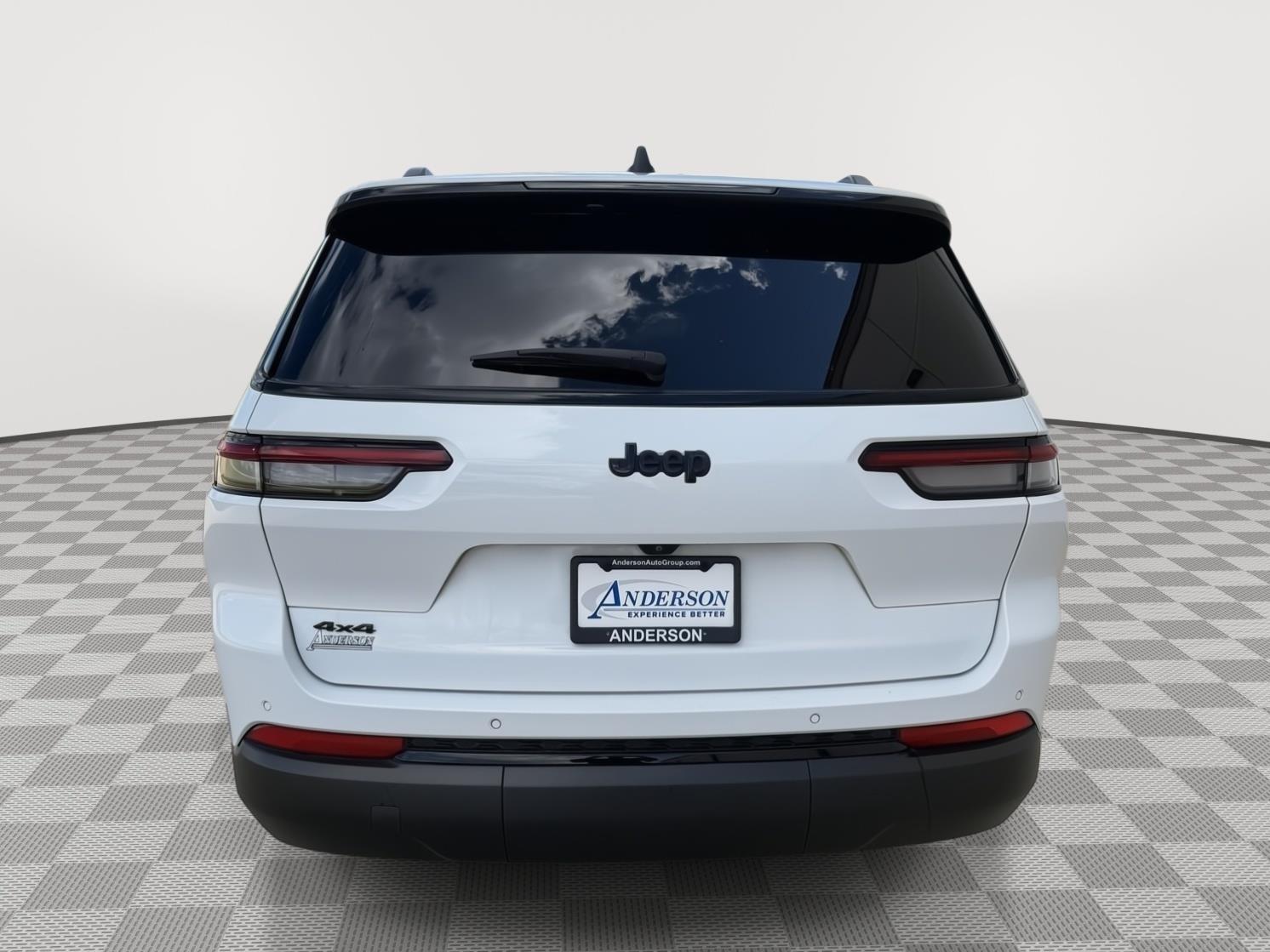 Vehicle photo 6
