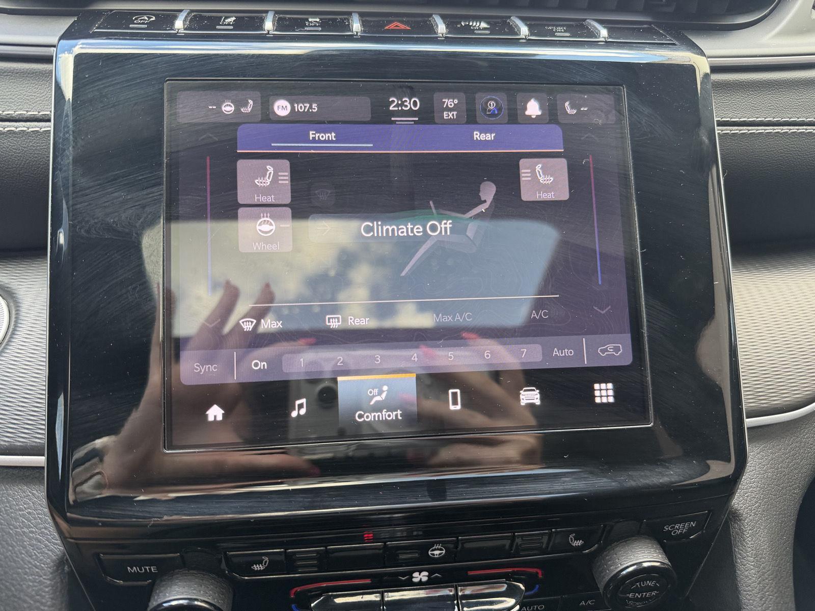 Vehicle photo 21