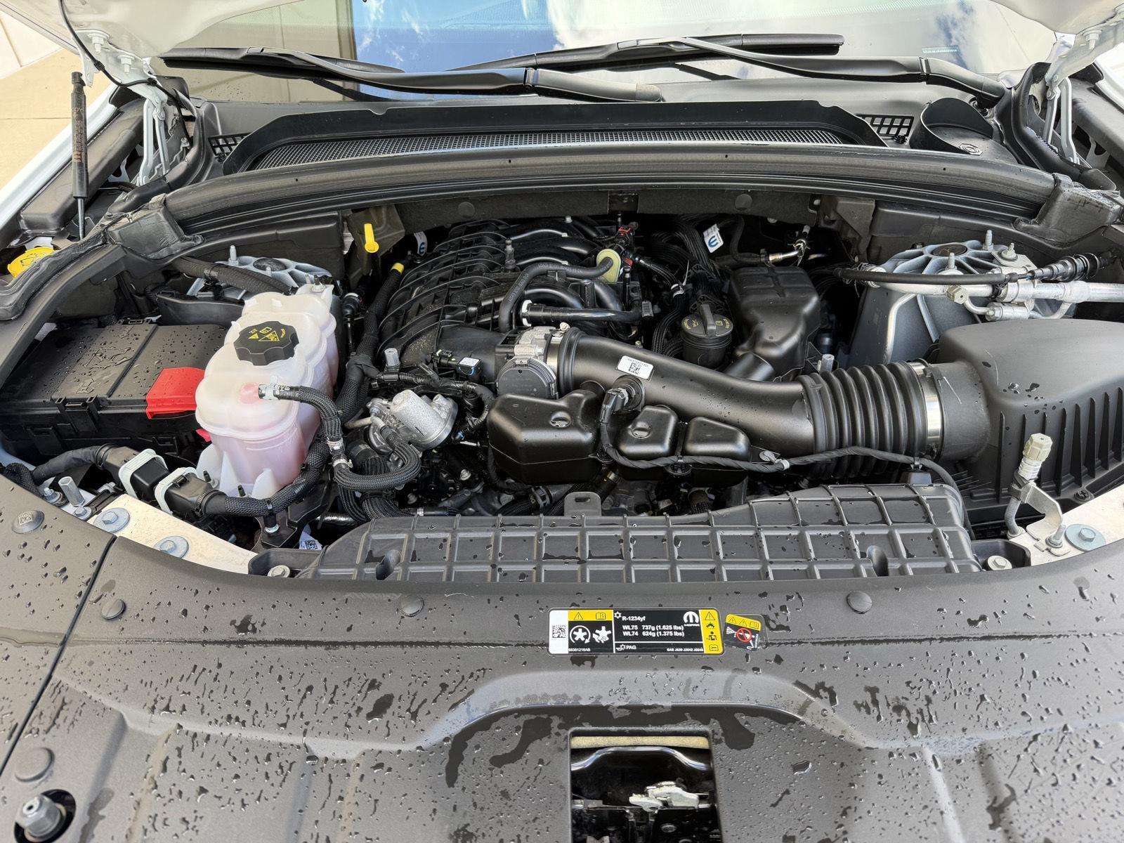 Vehicle photo 28
