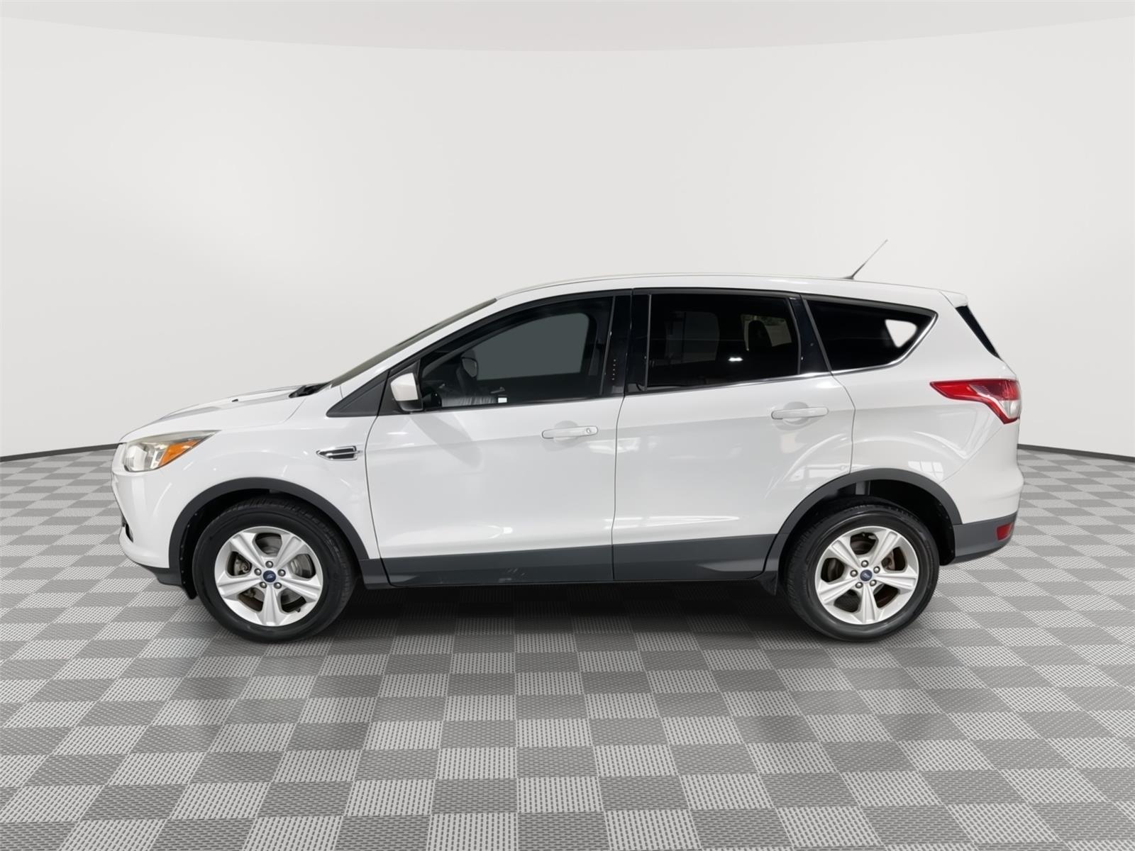 Used 2015 Ford Escape SE with VIN 1FMCU9GX9FUC65697 for sale in Saint Joseph, MO