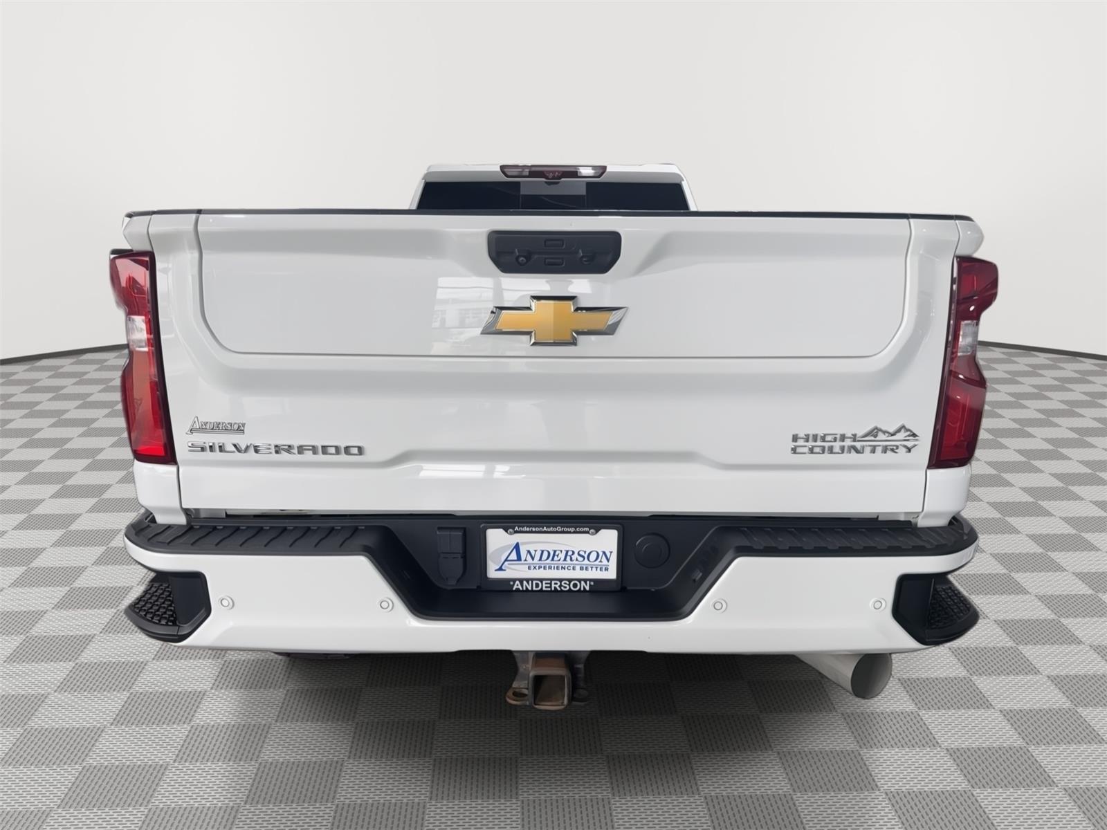 Vehicle photo 8
