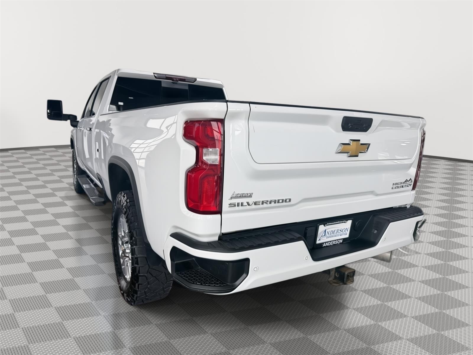 Vehicle photo 11