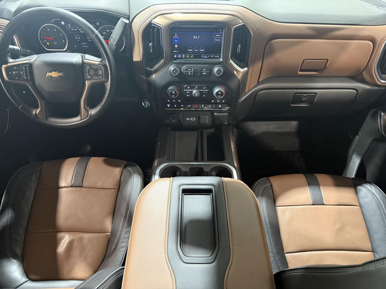 Vehicle photo 19