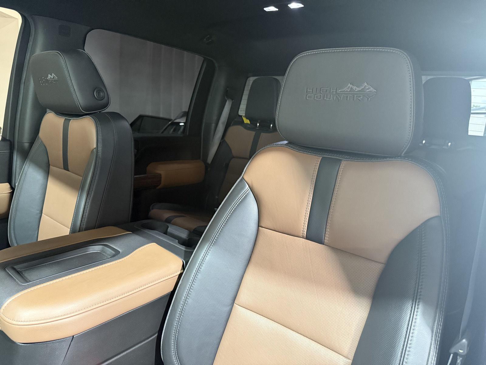 Vehicle photo 22