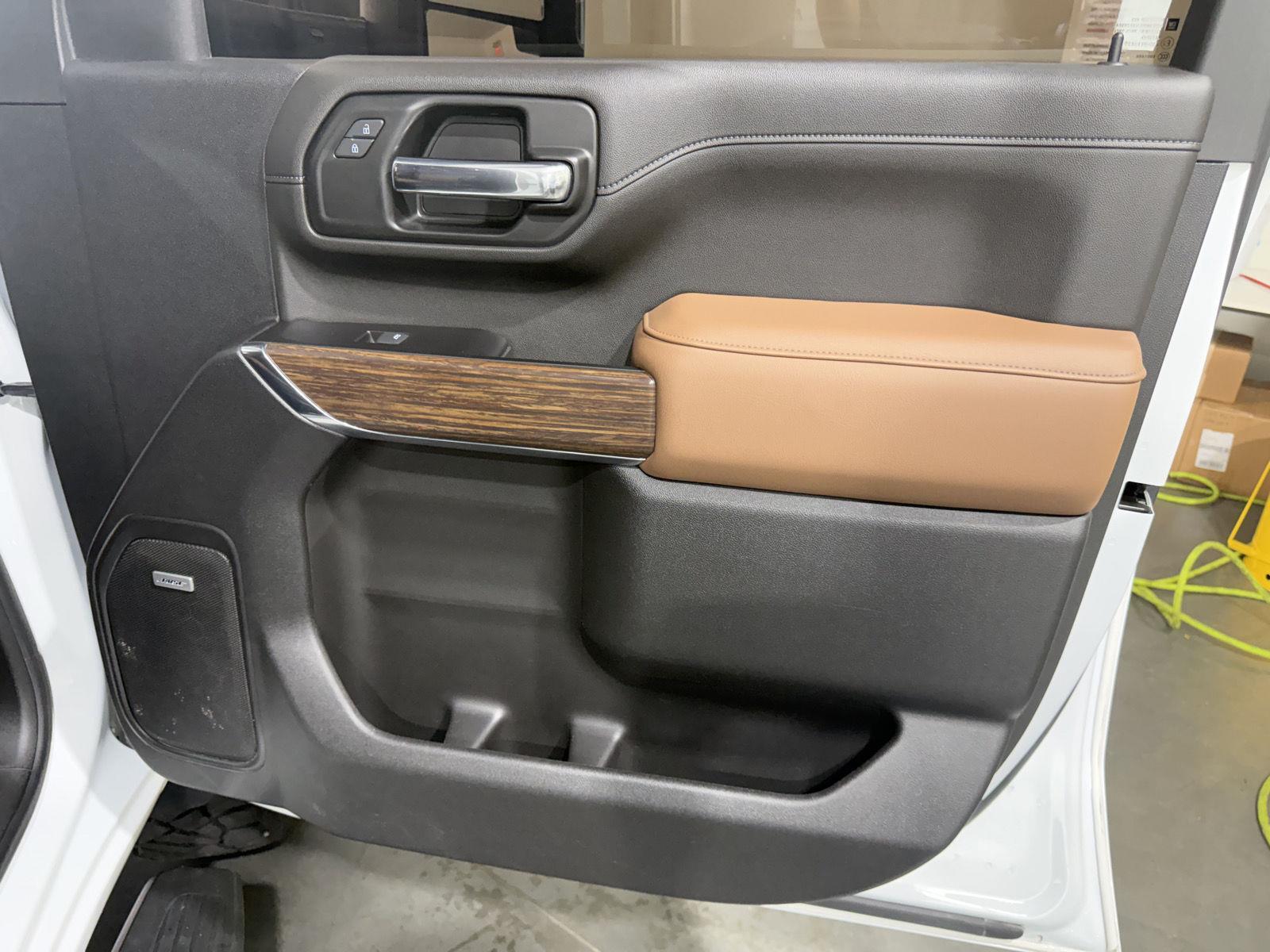 Vehicle photo 29