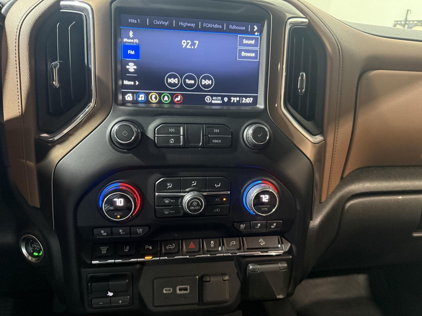 Vehicle photo 34