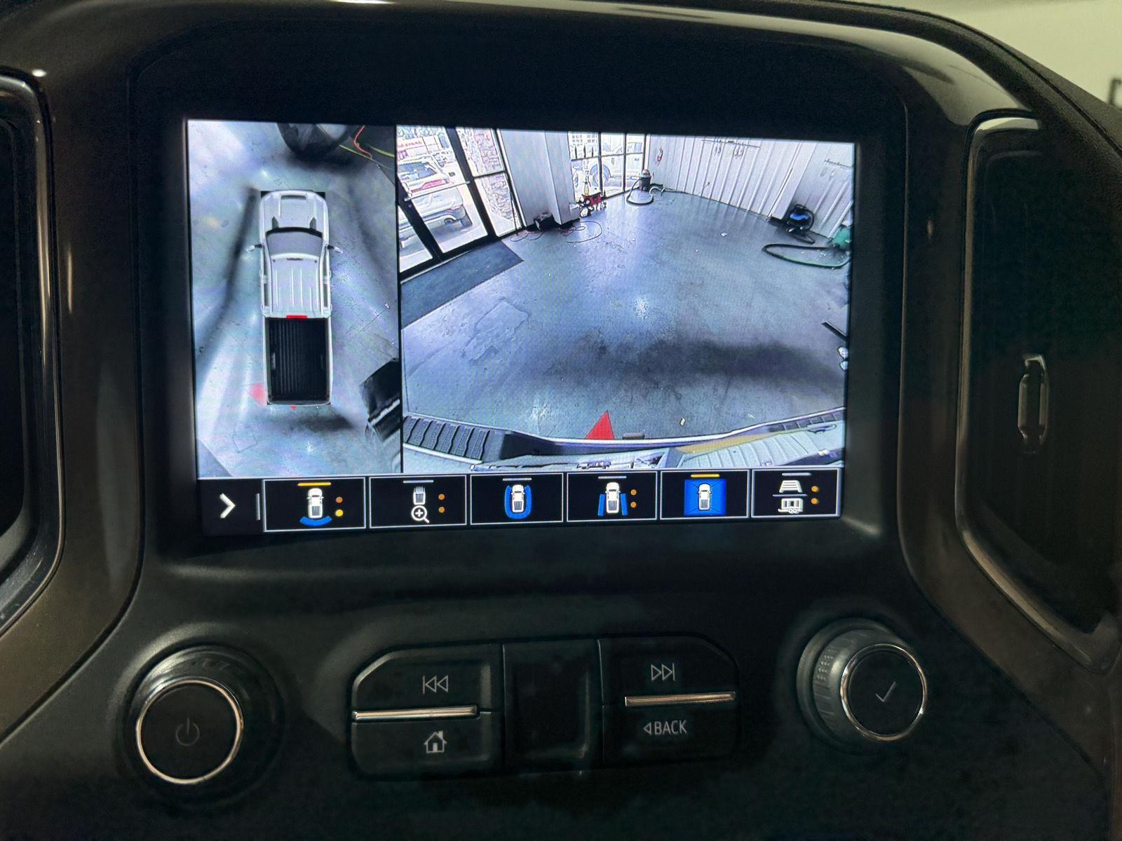 Vehicle photo 35