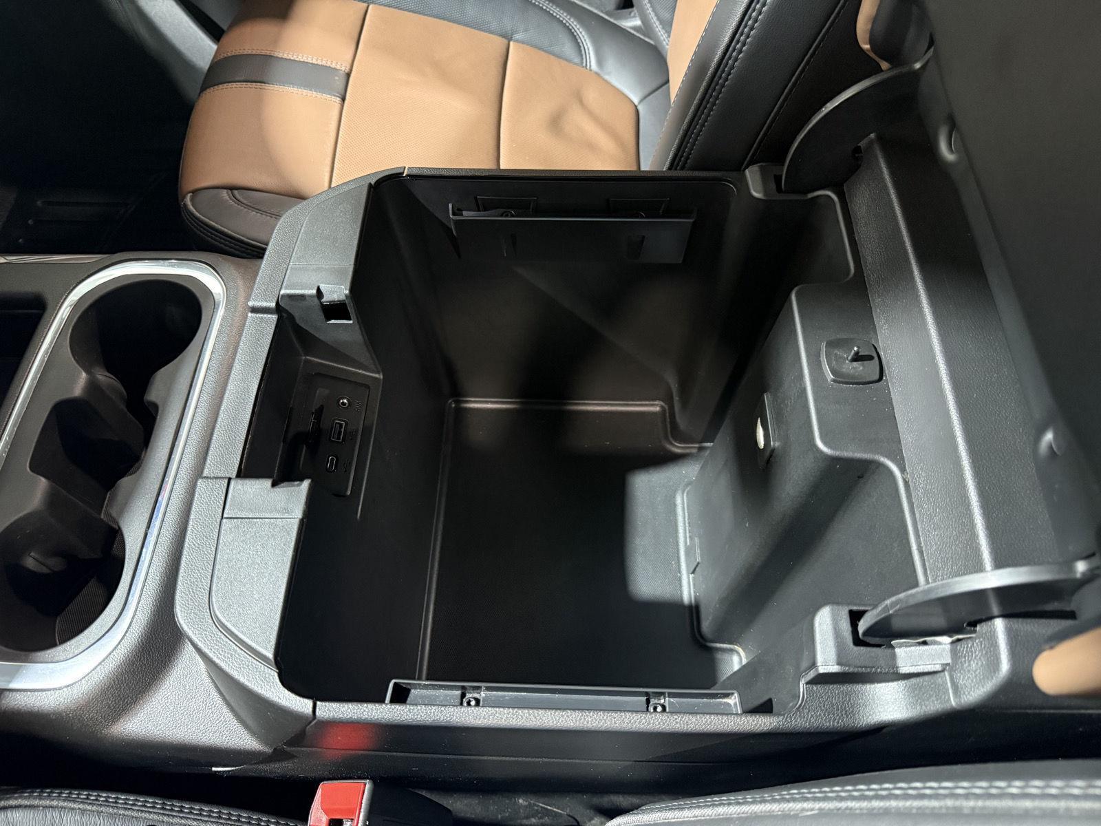 Vehicle photo 38