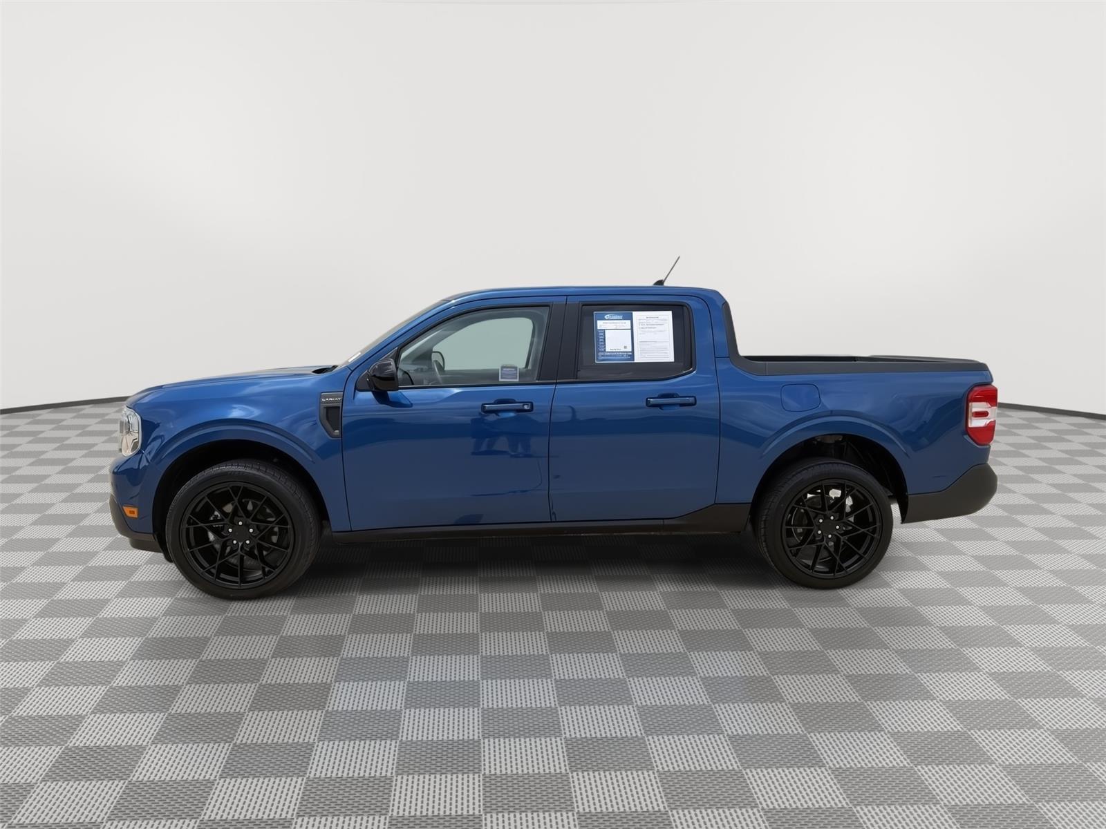Vehicle photo 8