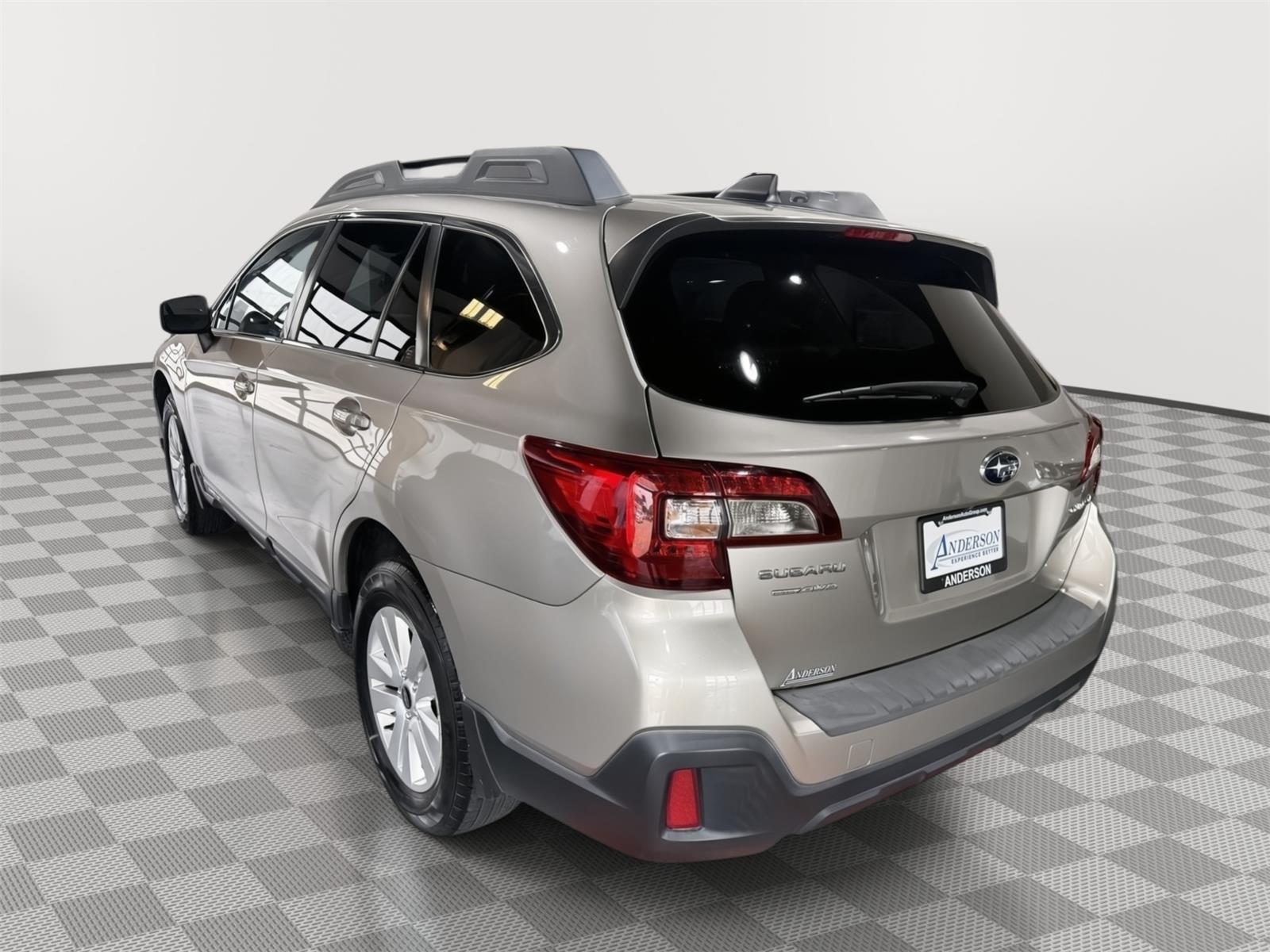 Vehicle photo 9