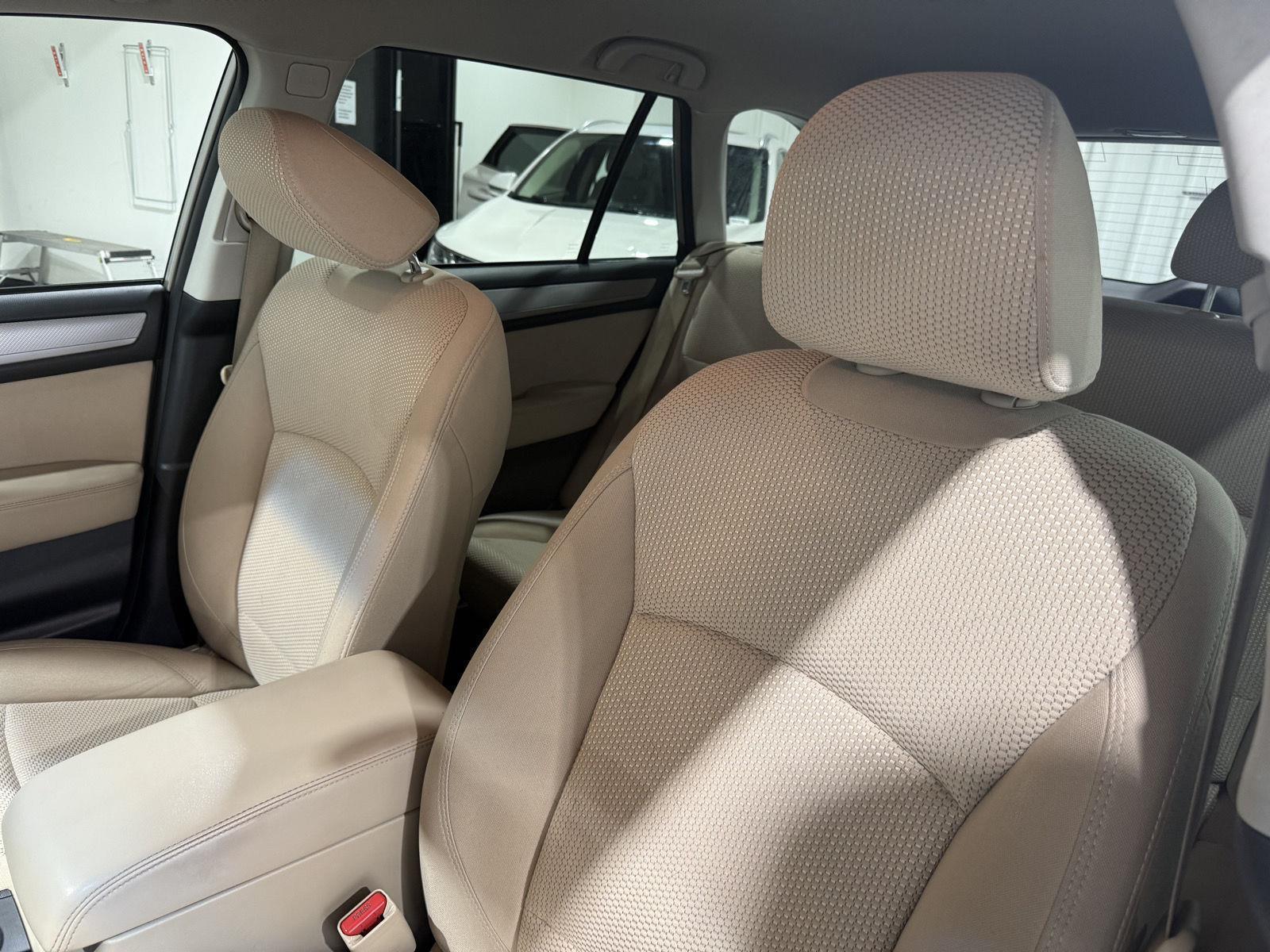 Vehicle photo 16