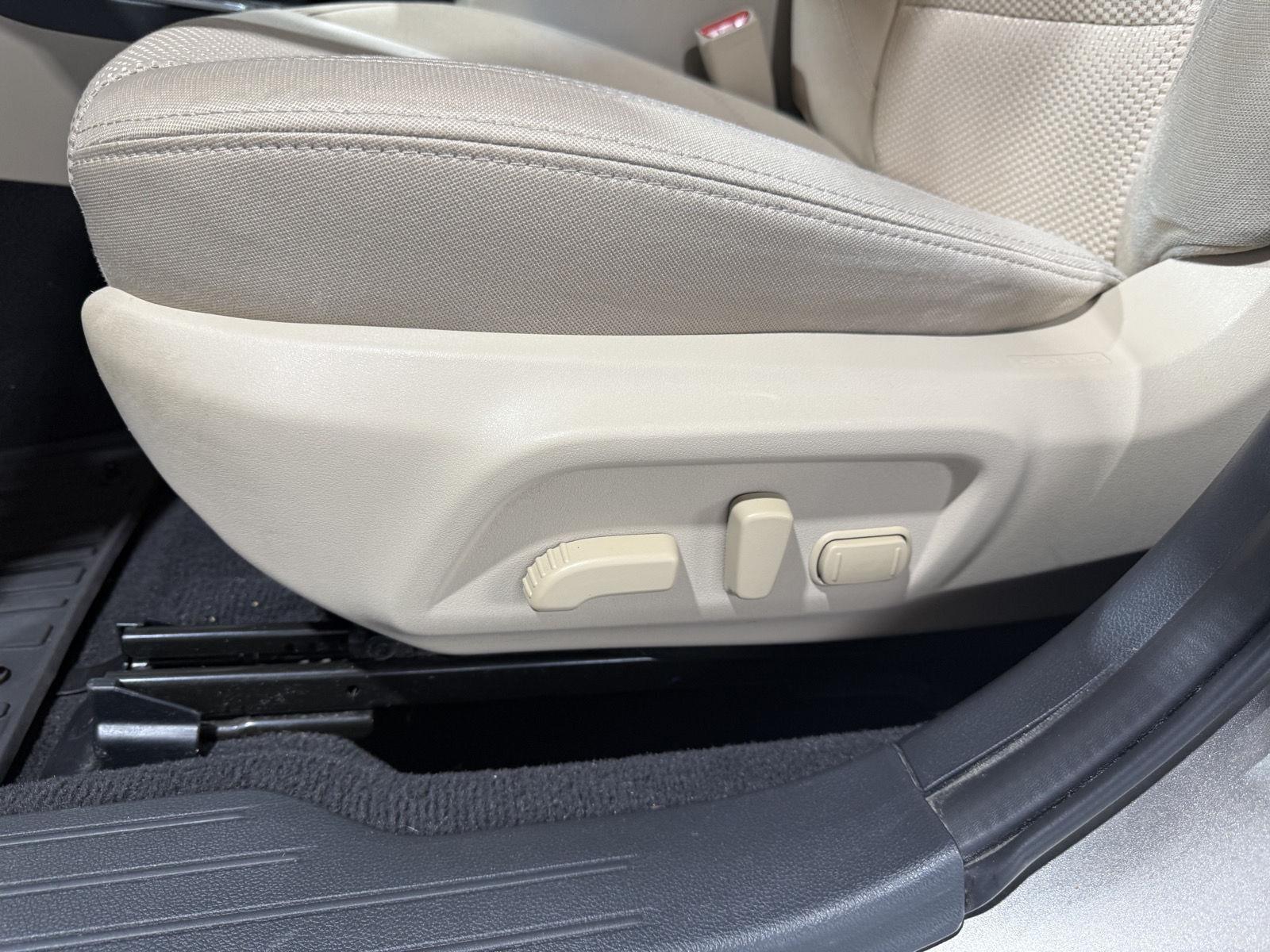 Vehicle photo 18