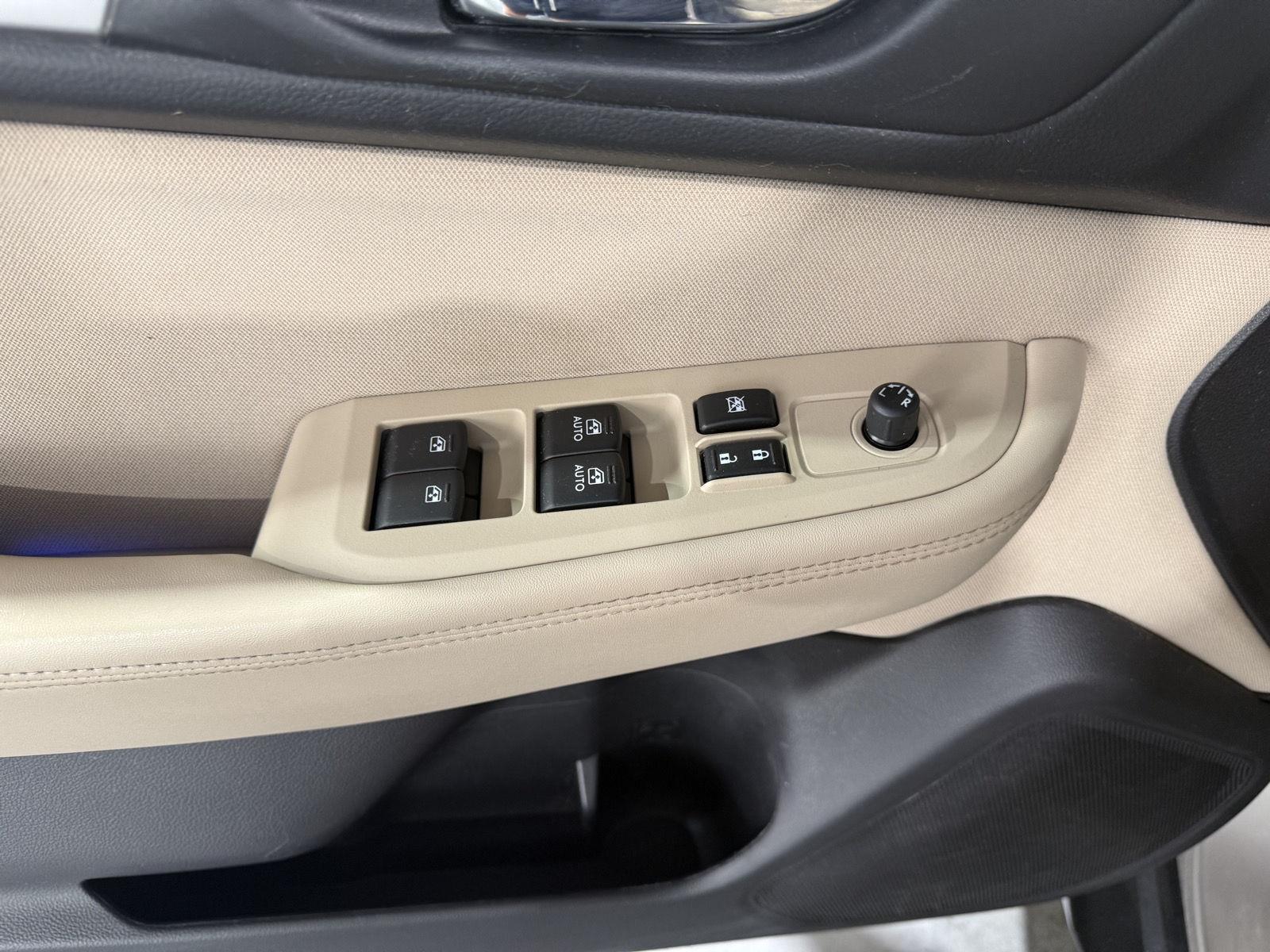 Vehicle photo 20