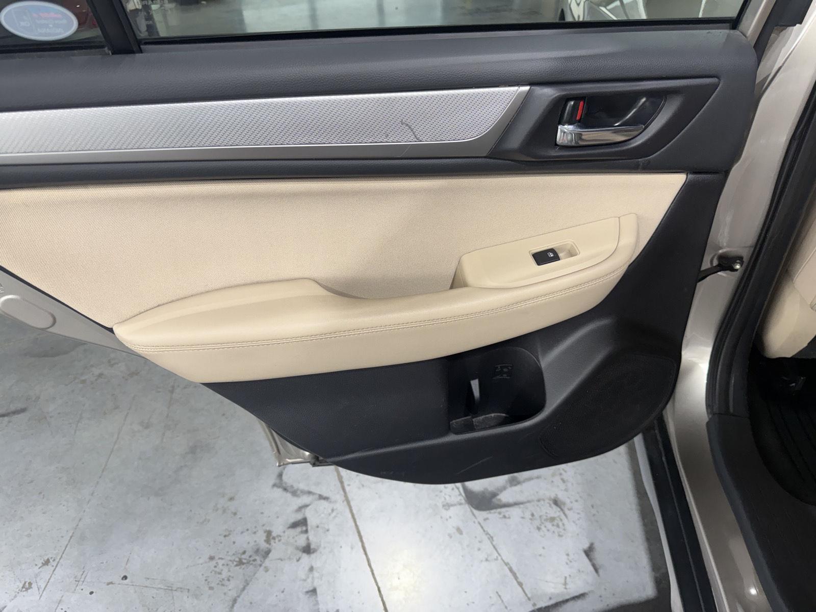 Vehicle photo 21