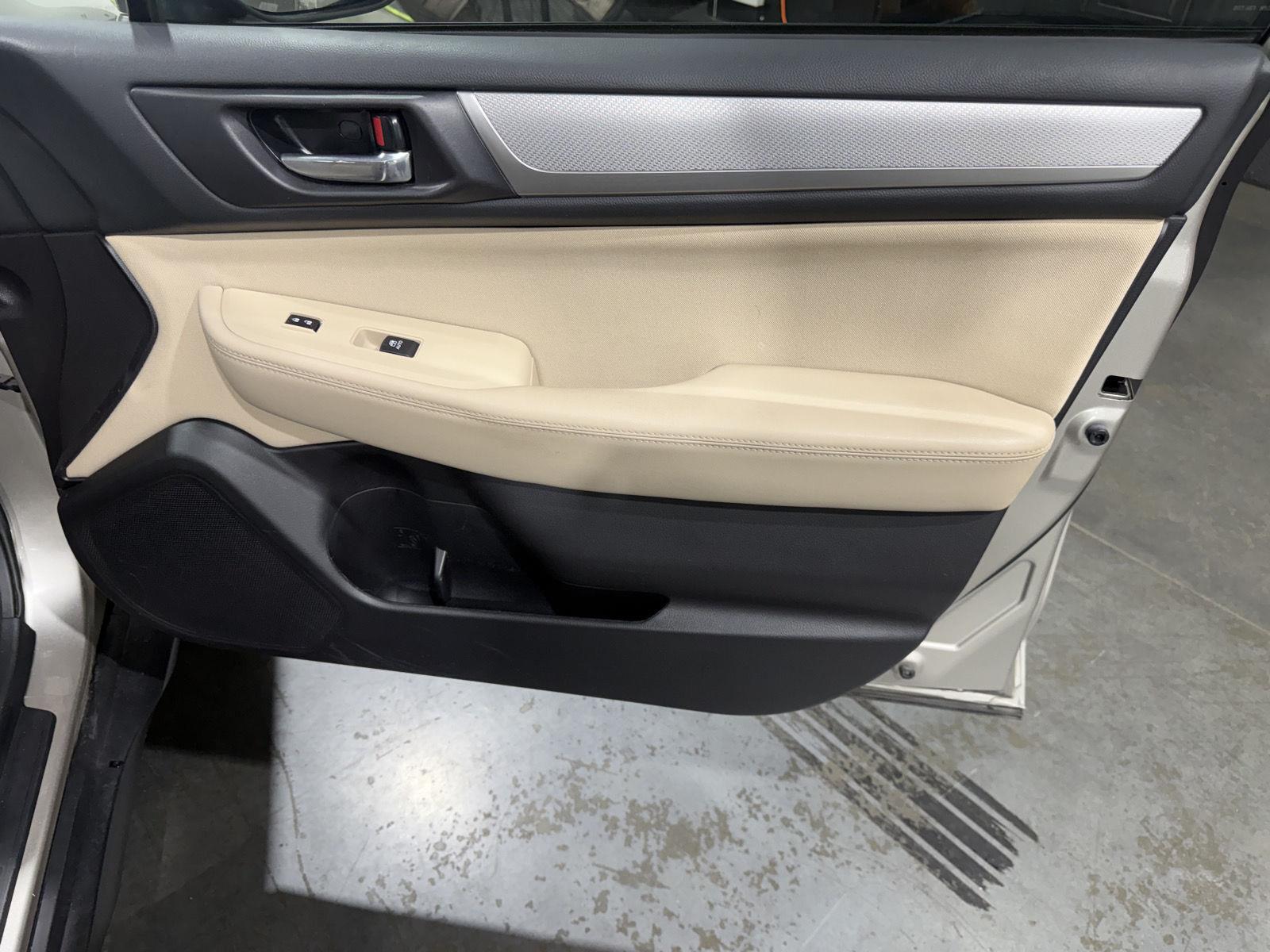 Vehicle photo 24