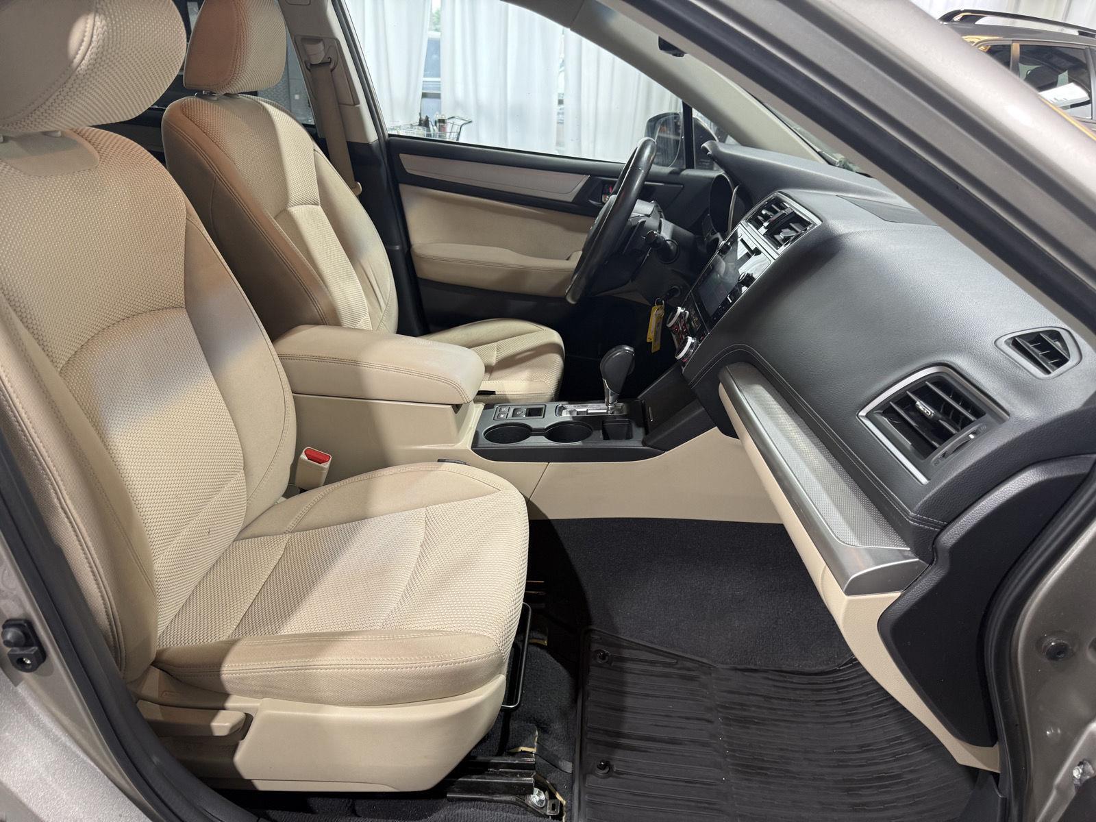 Vehicle photo 25