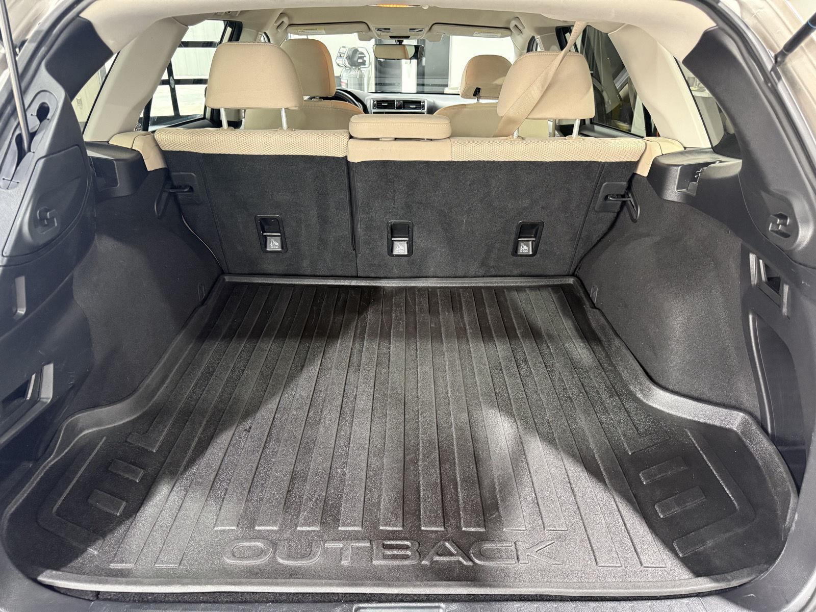 Vehicle photo 33