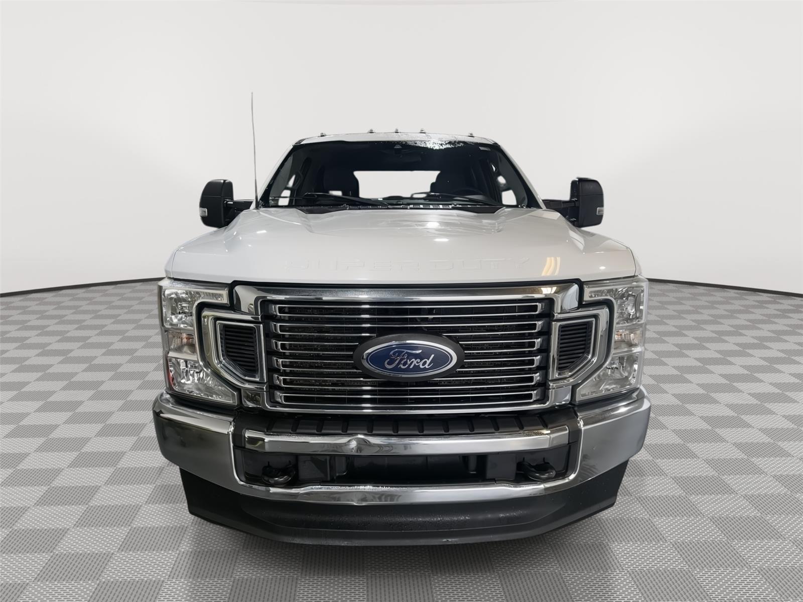 Vehicle photo 4