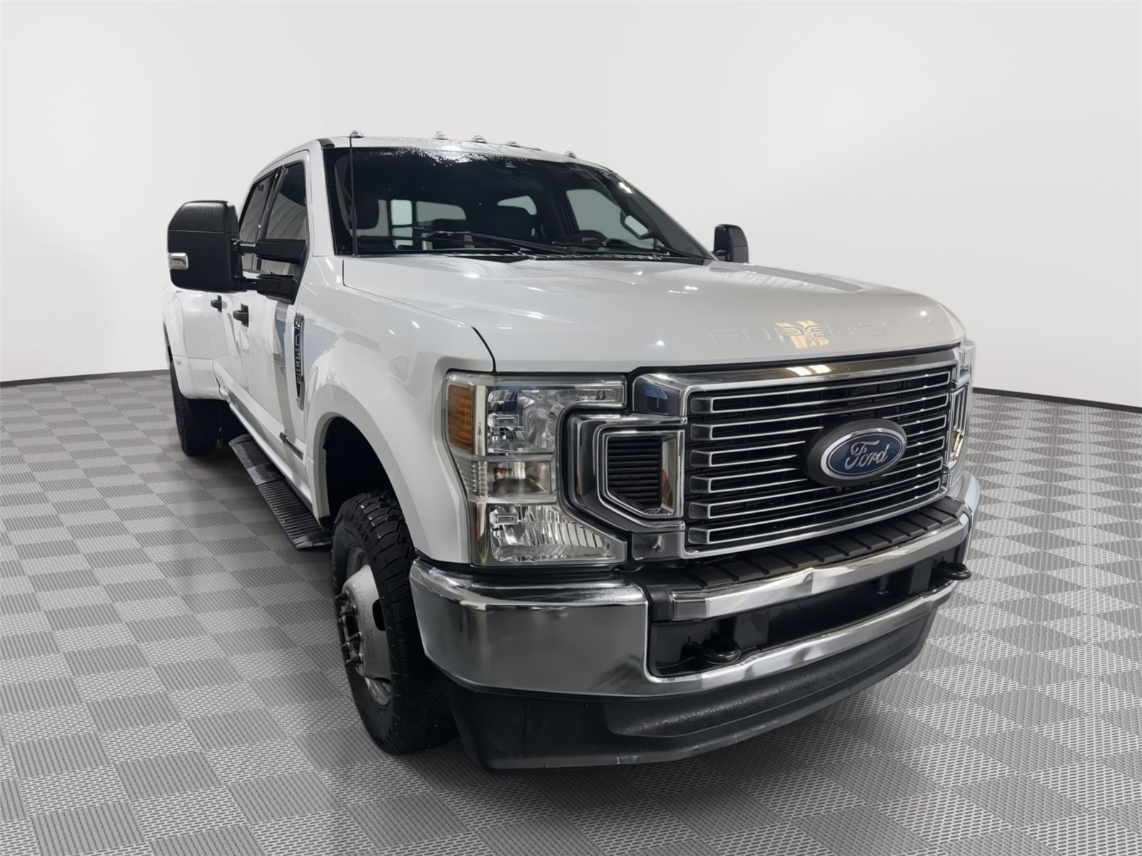 Vehicle photo 5