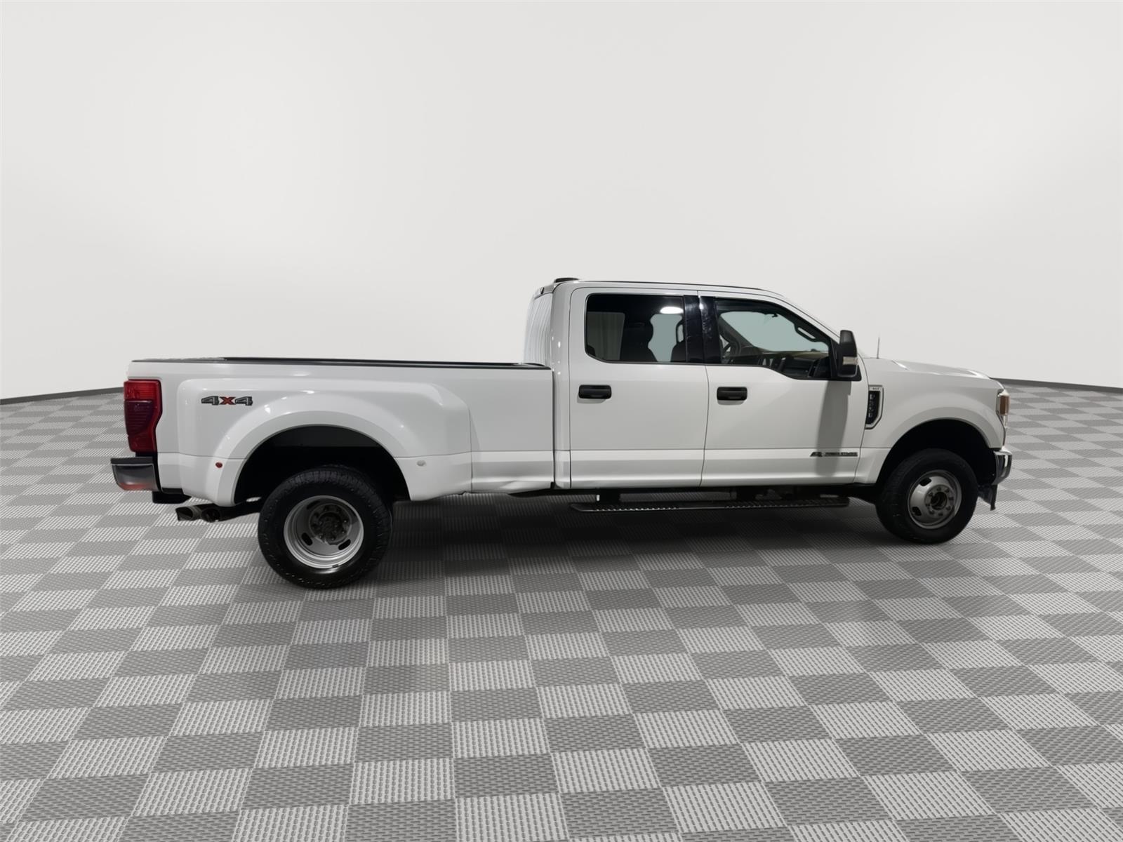 Vehicle photo 6