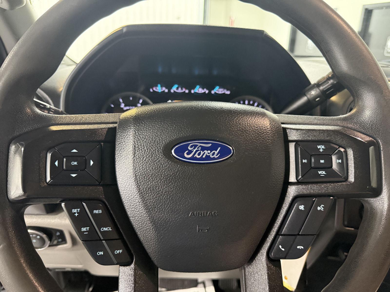 Vehicle photo 13