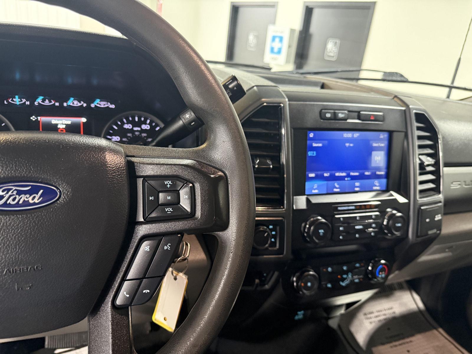 Vehicle photo 15